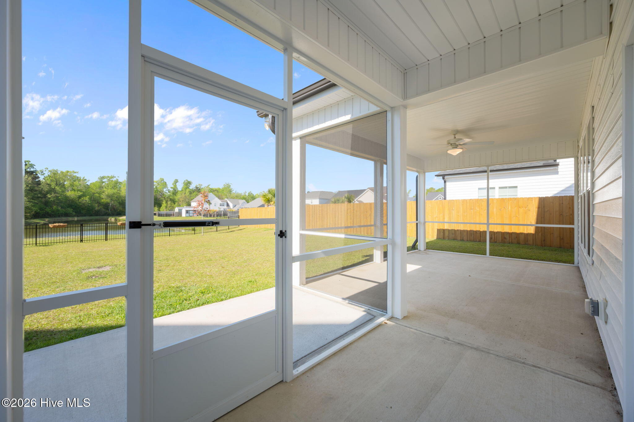 100567807 | Photo 19