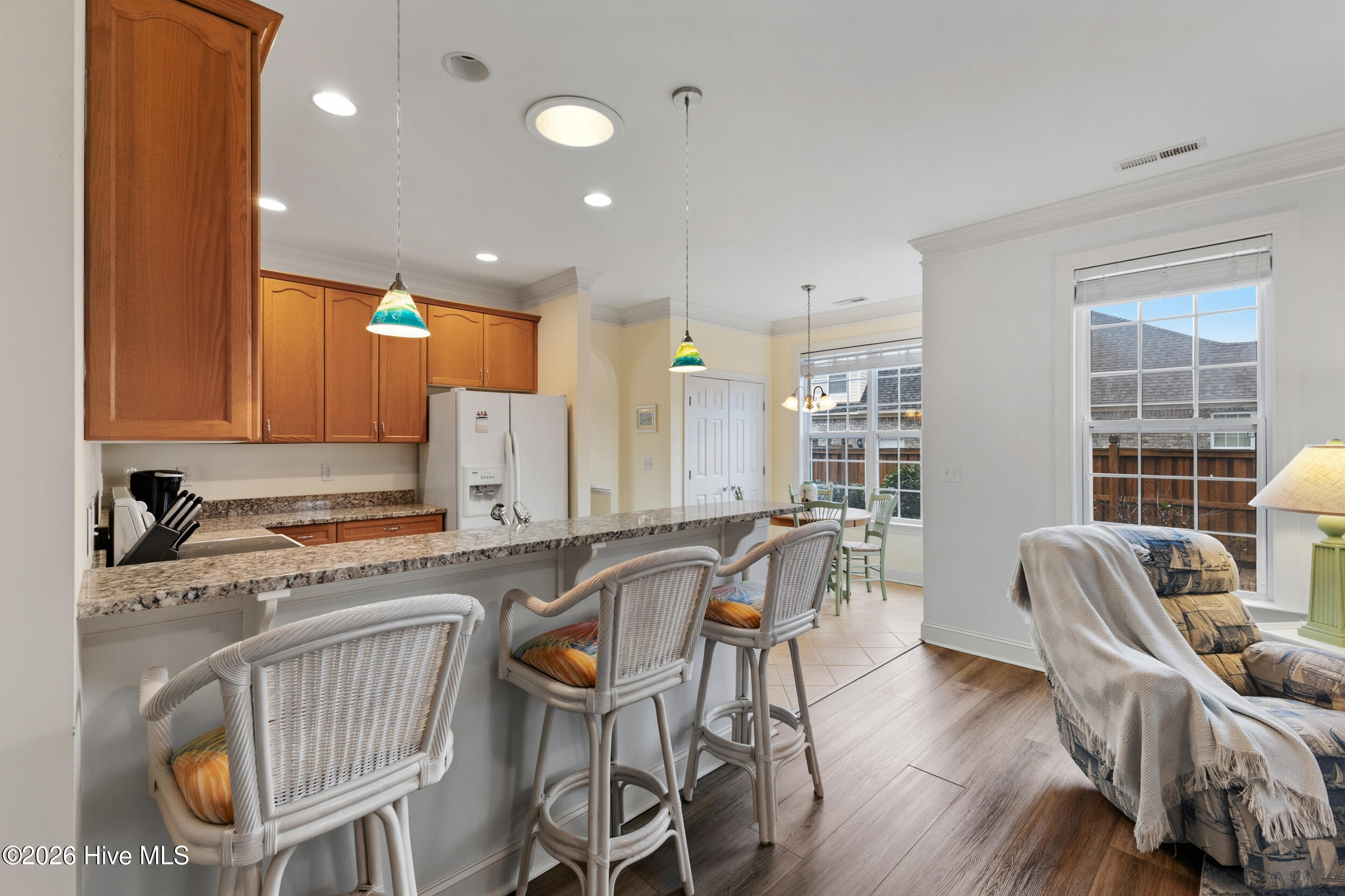 100557149 | Photo 15