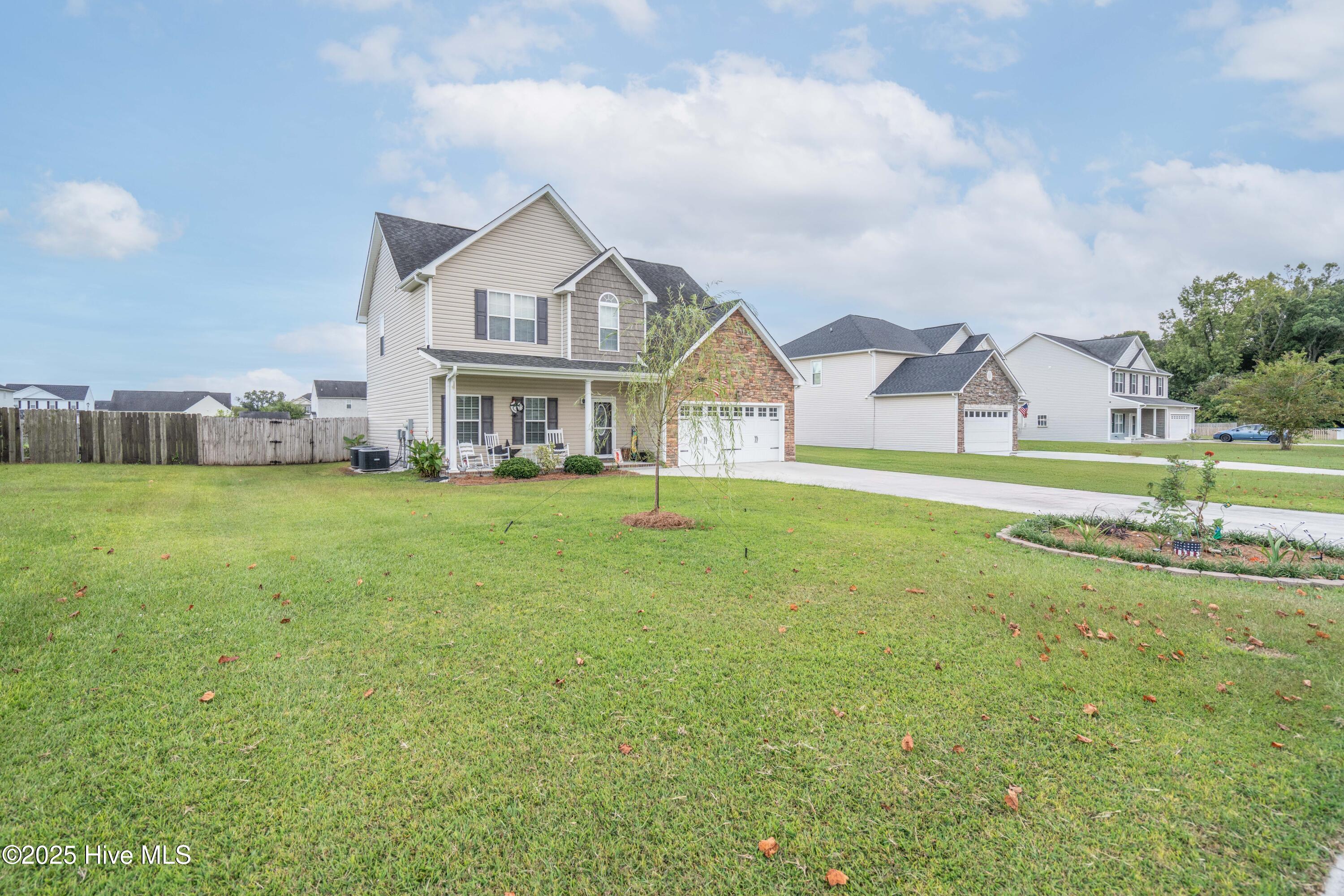 100495795 | Photo 49