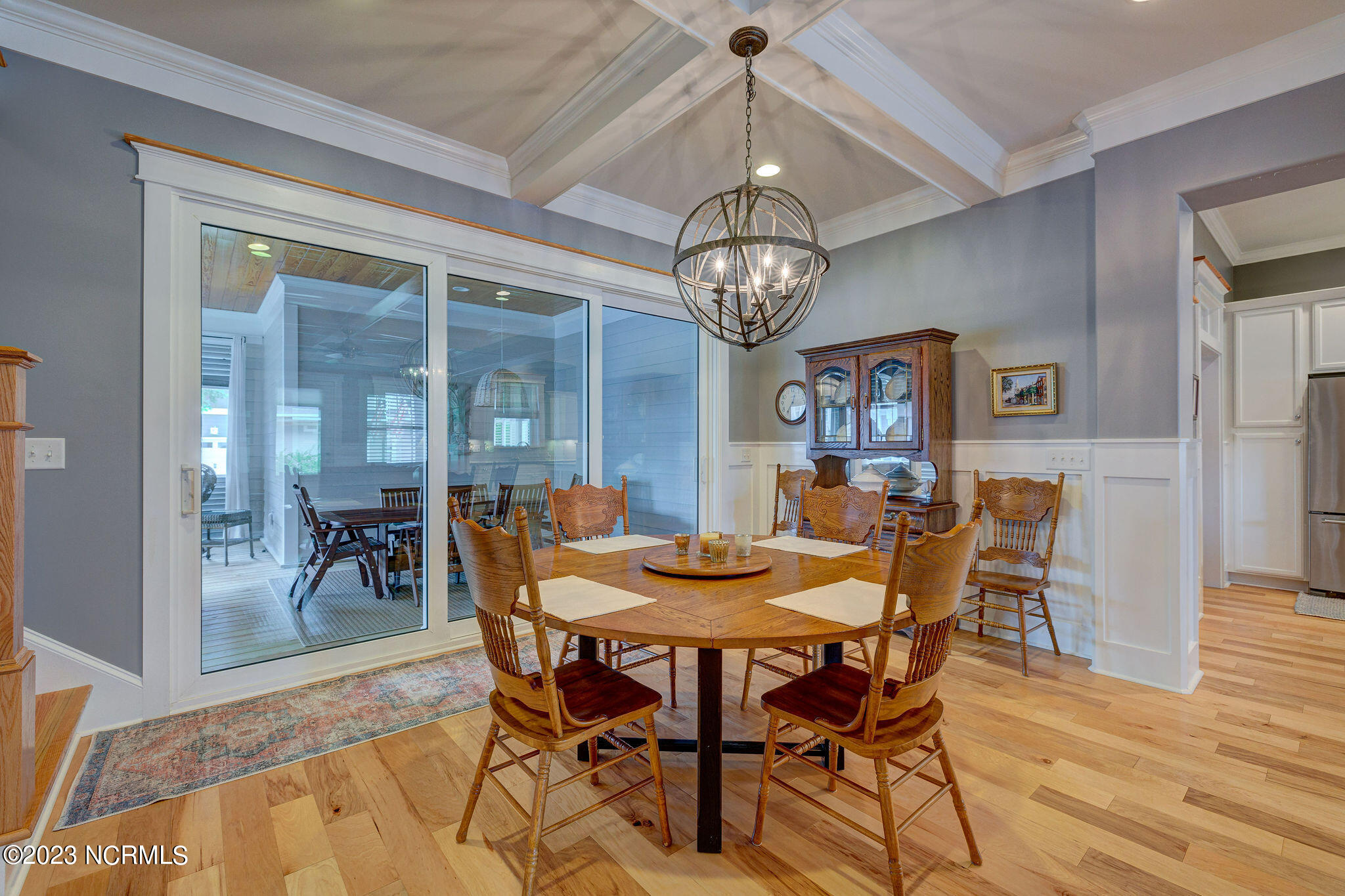 100568046 | Photo 27