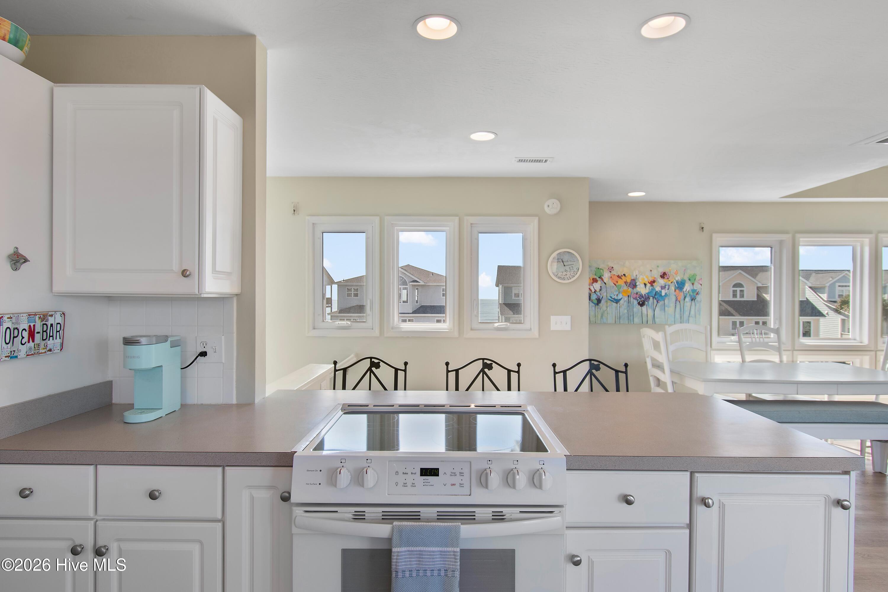 100558900 | Photo 25