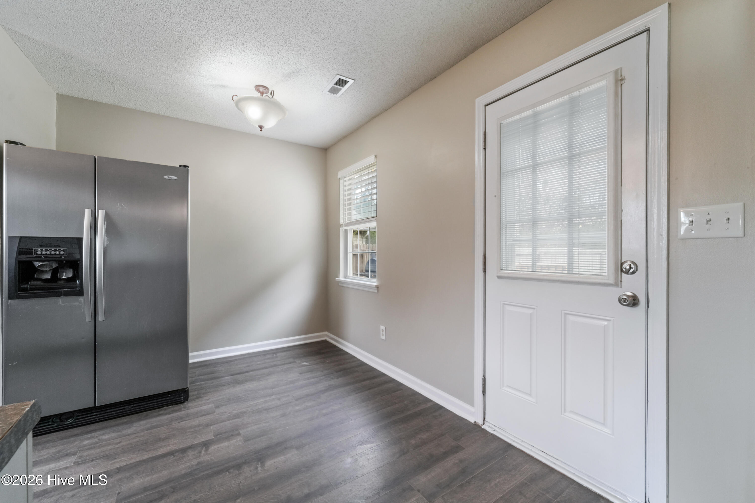 100561681 | Photo 40