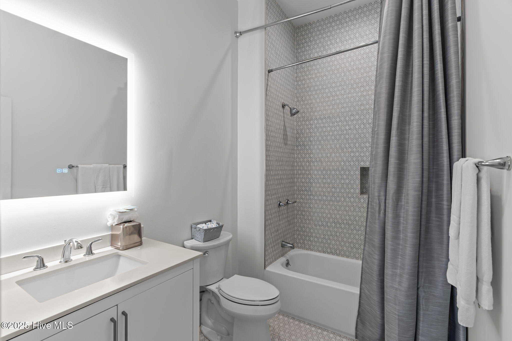 100564667 | Photo 36