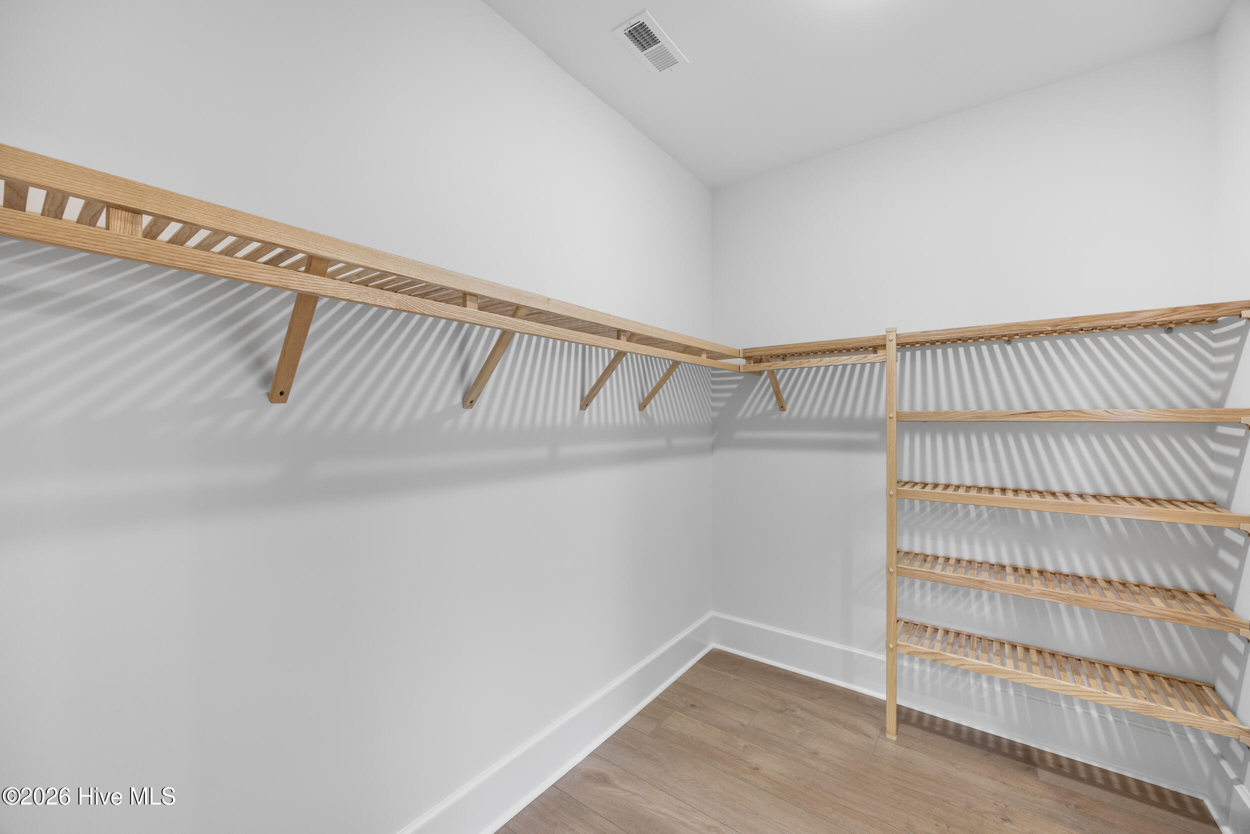 100554696 | Photo 38