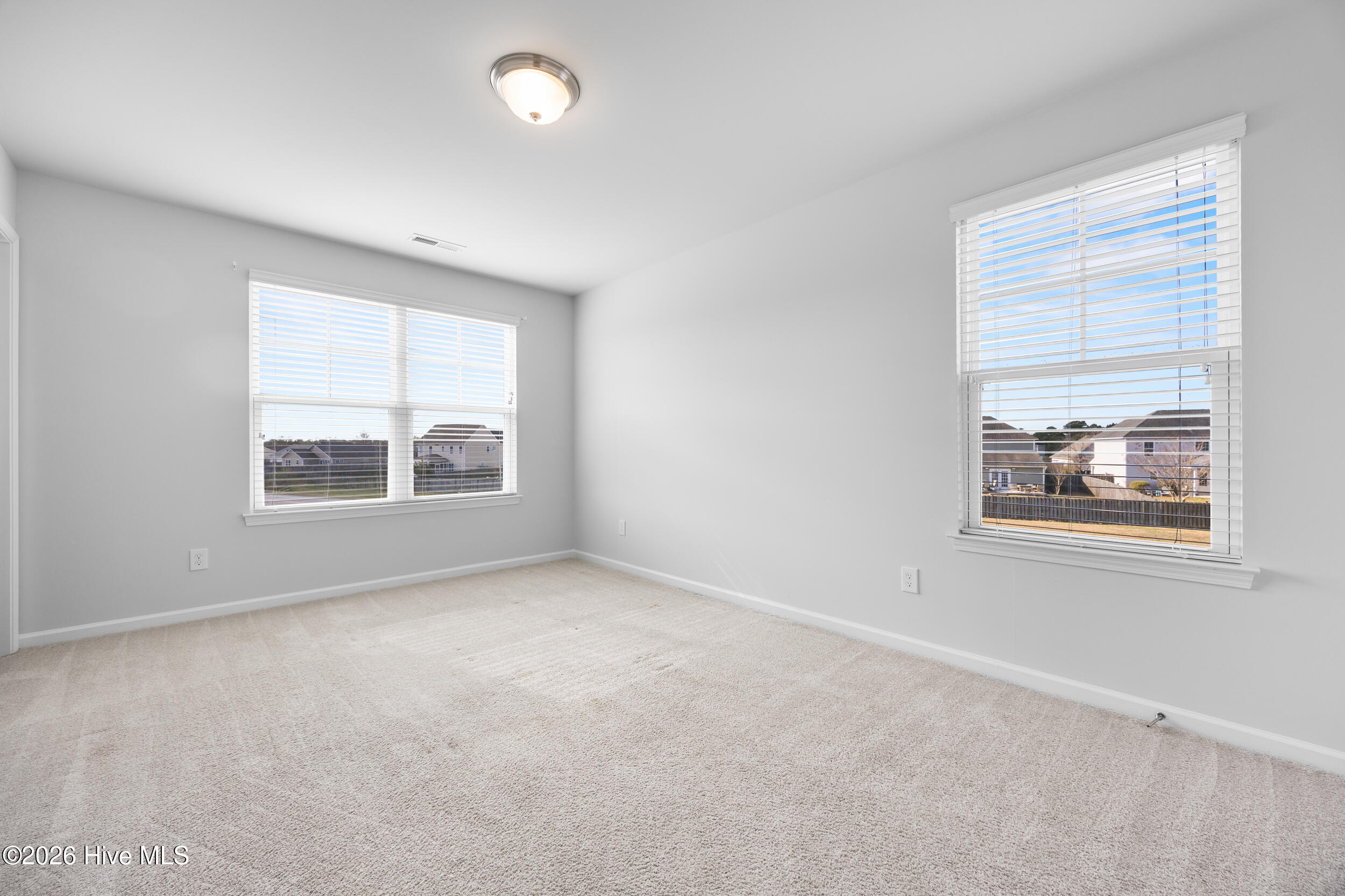 100557487 | Photo 26