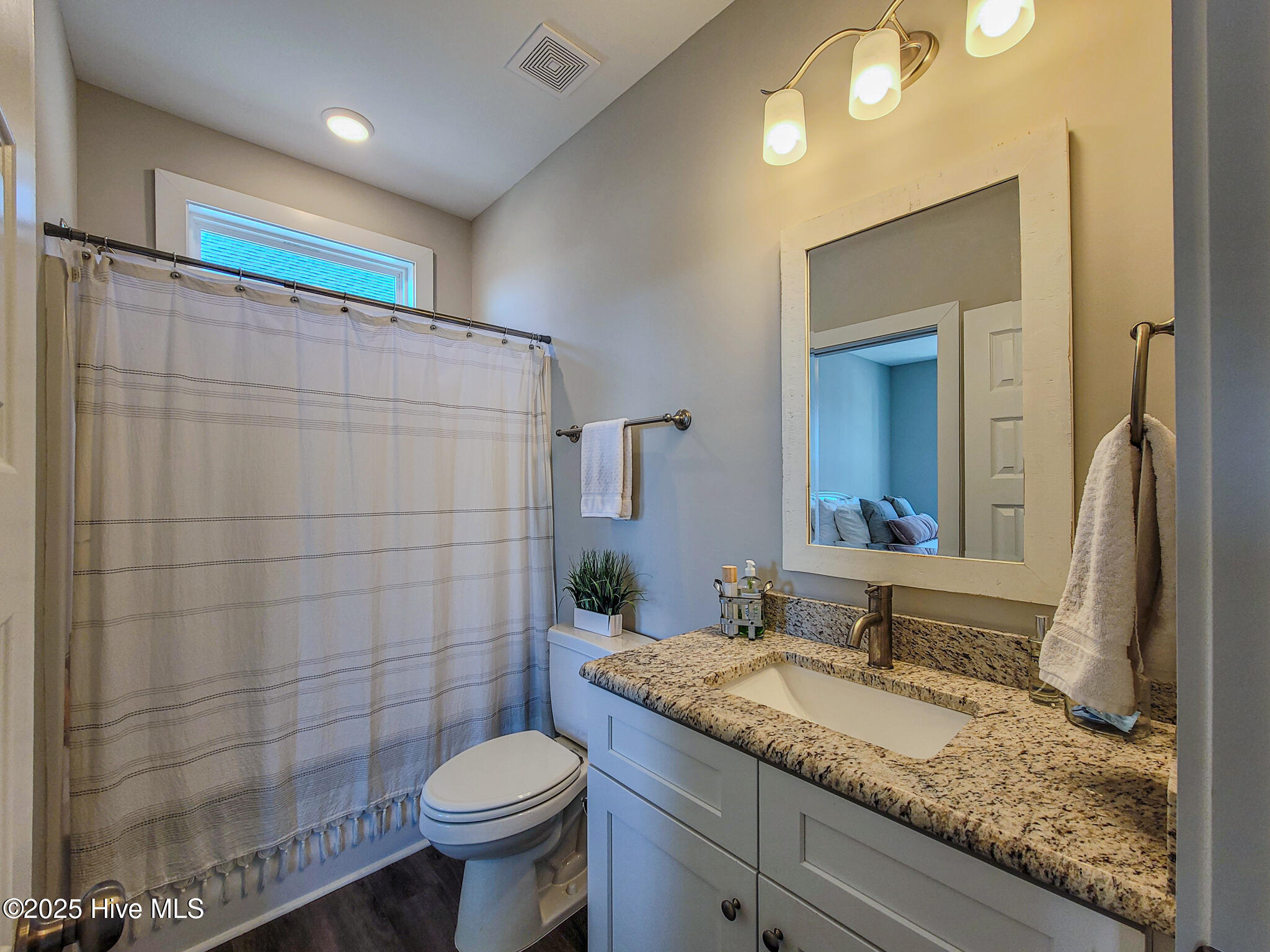 100540688 | Photo 26