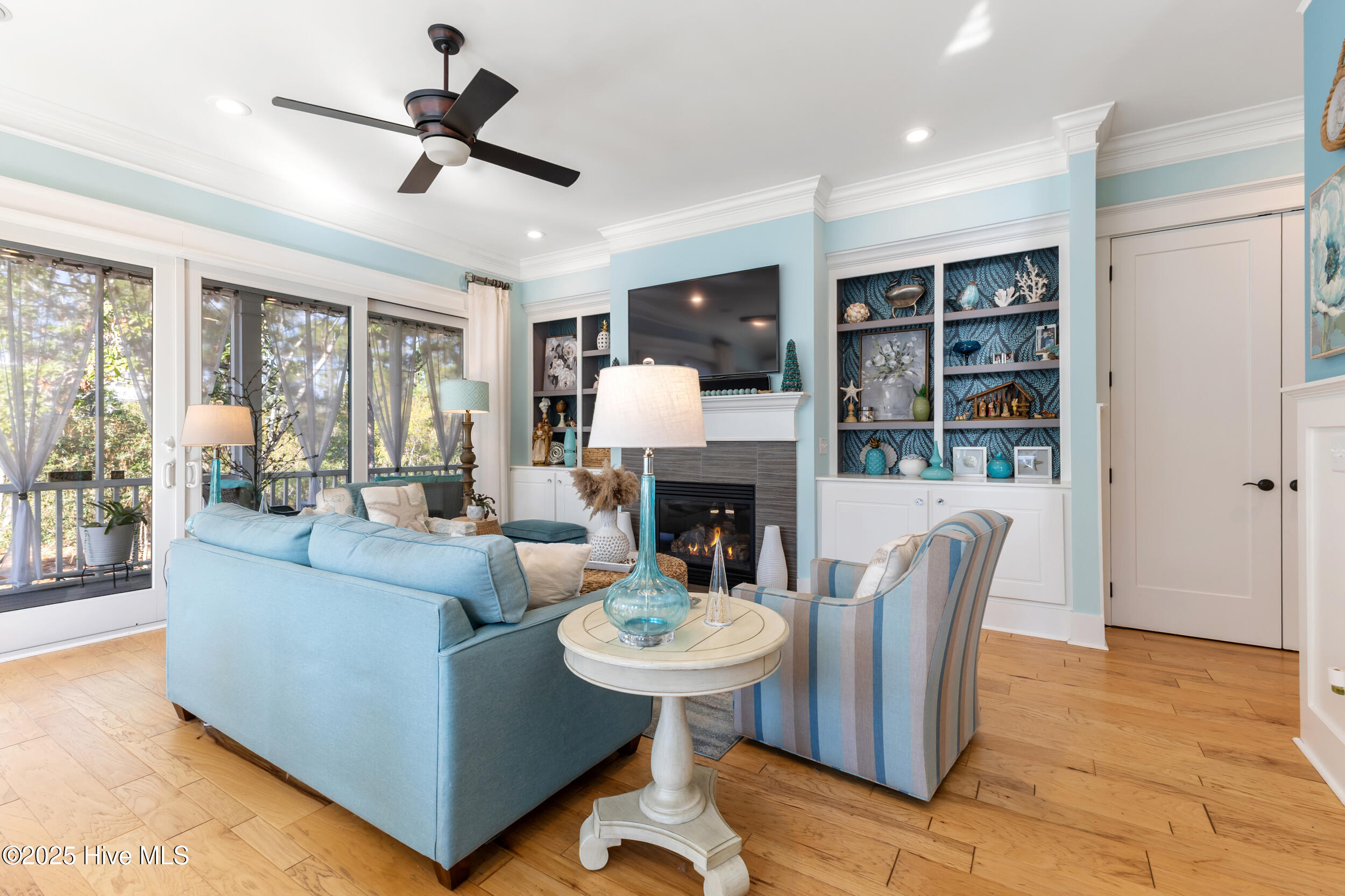 100543179 | Photo 15