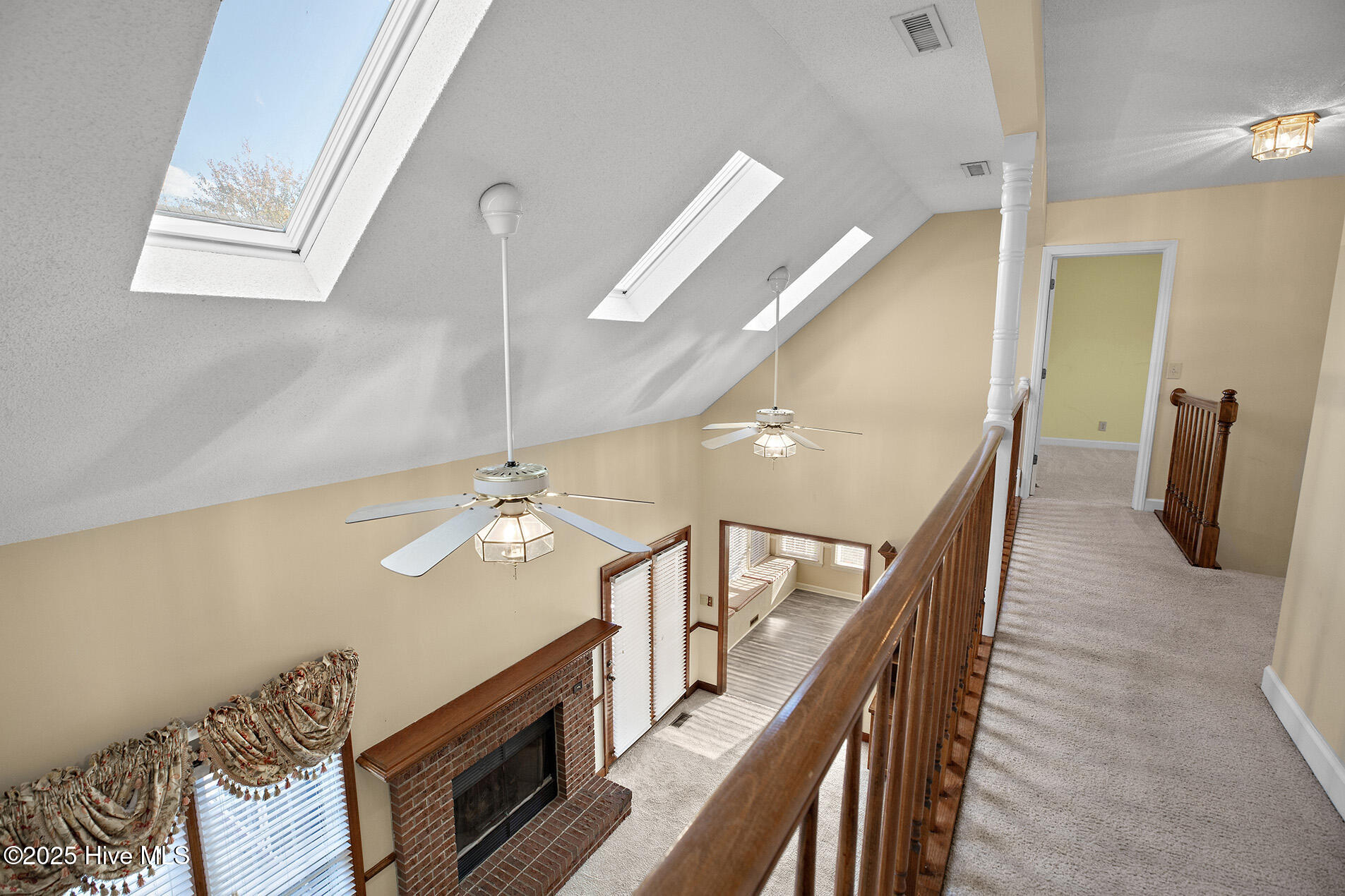 100541648 | Photo 33