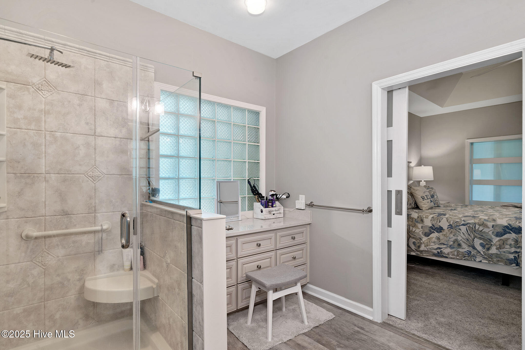 100510783 | Photo 30