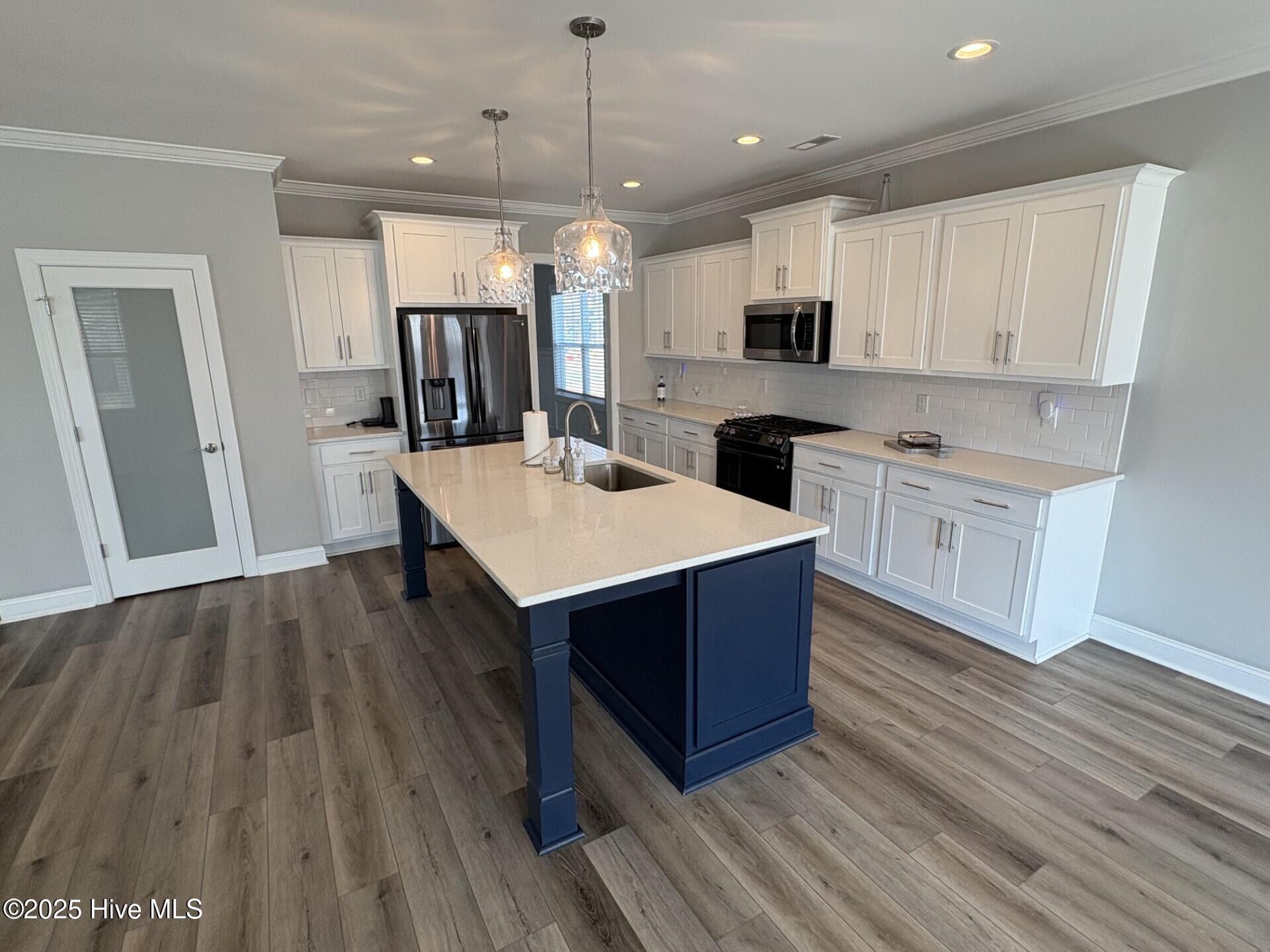 100538351 | Photo 25