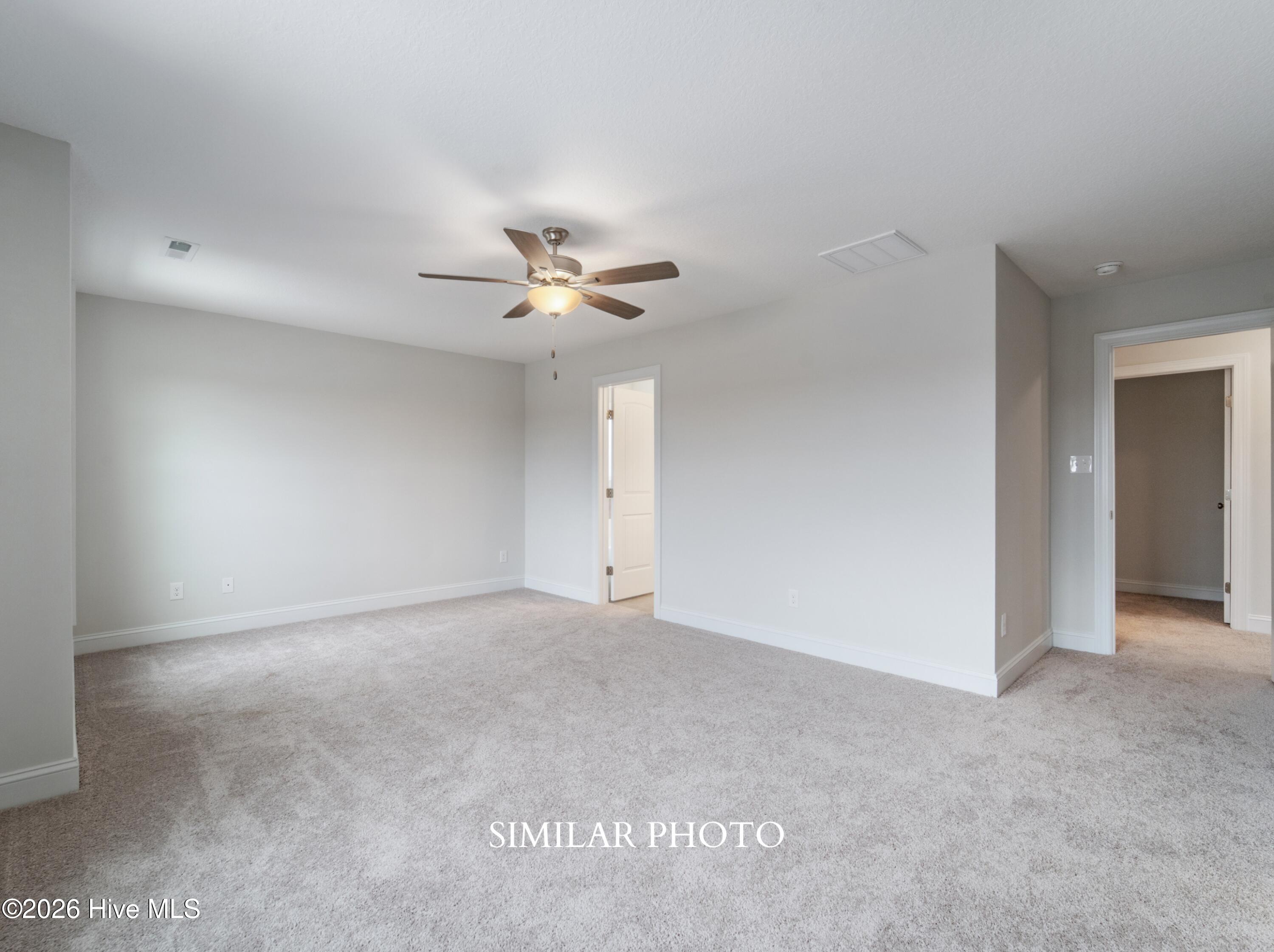 100563067 | Photo 16