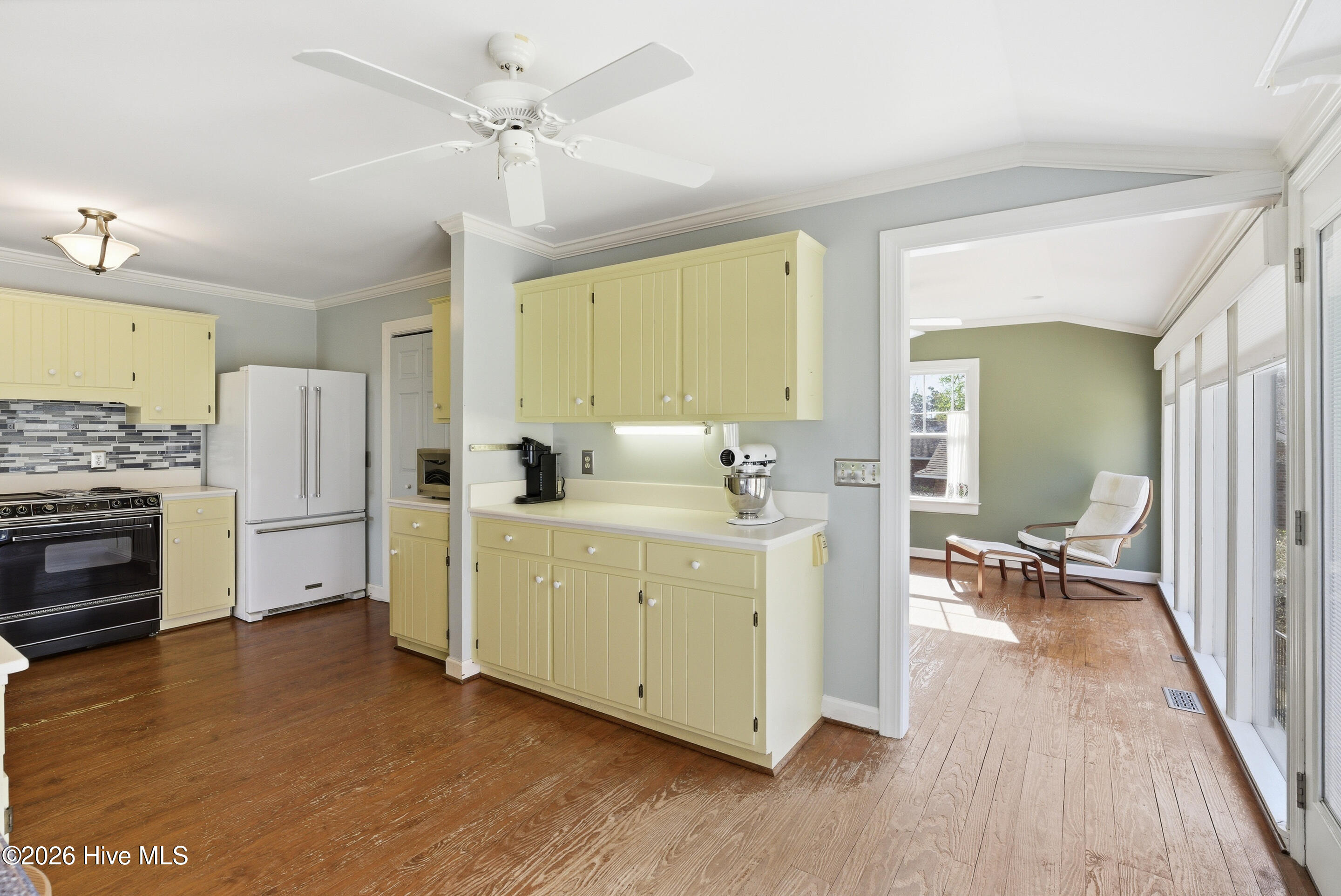 100563536 | Photo 12