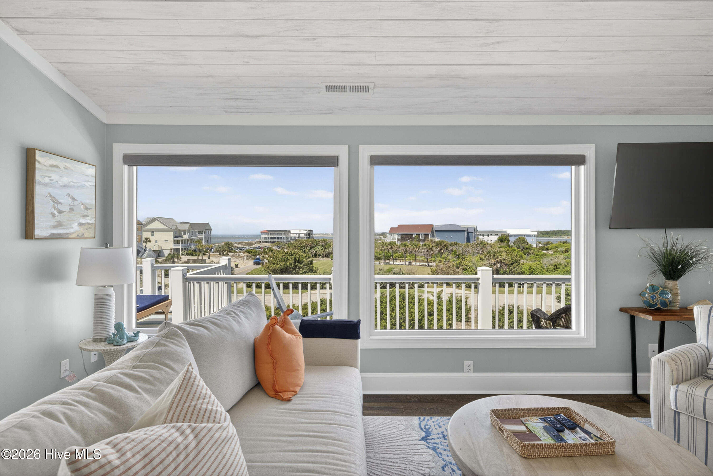 100568247 | Photo 11