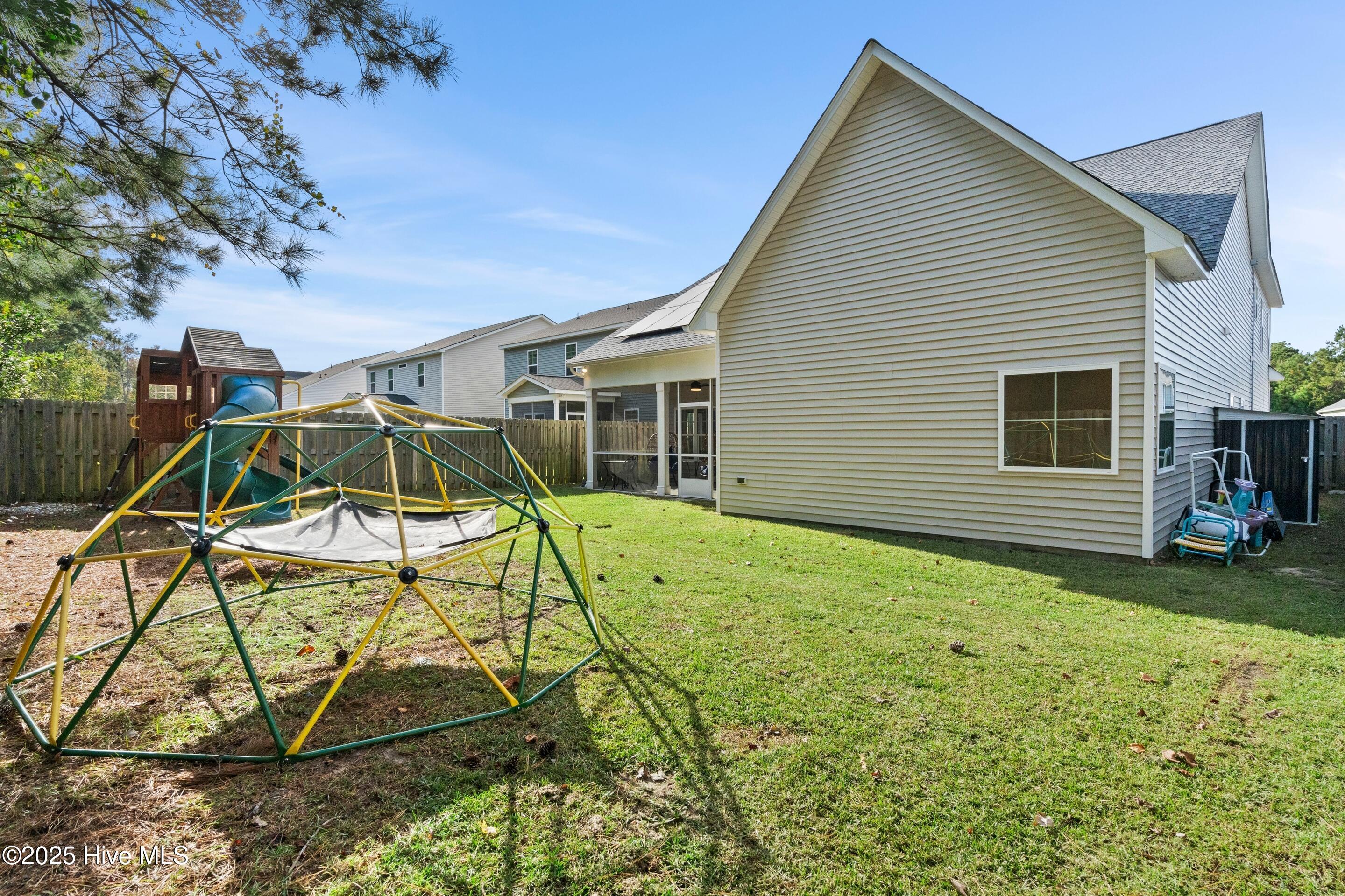 100539123 | Photo 51