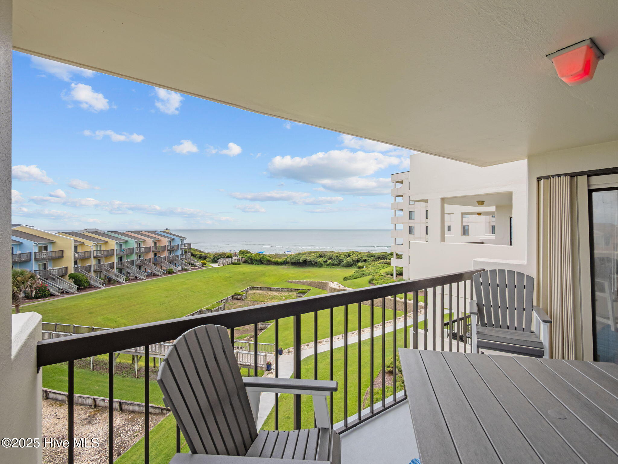 100520425 | Photo 39