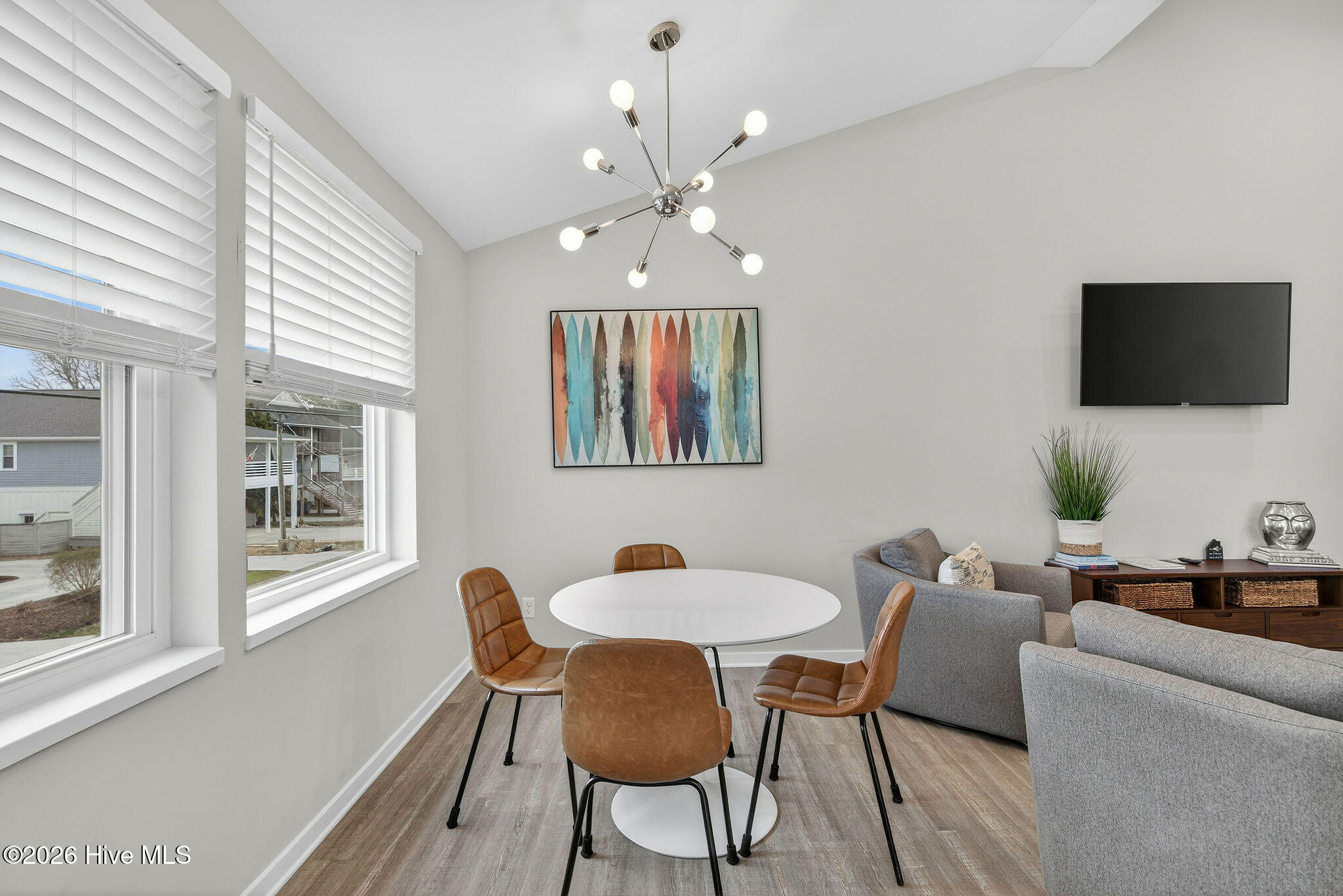 100551628 | Photo 10