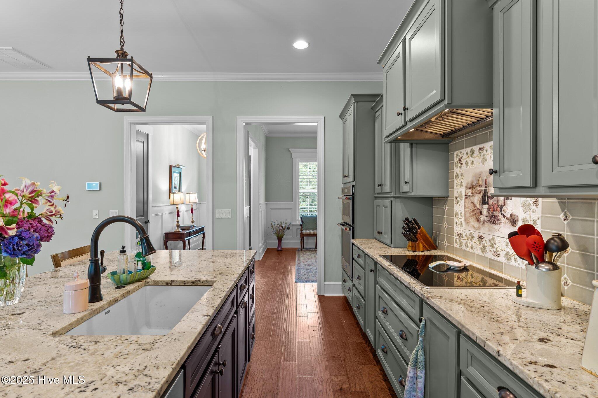 100513257 | Photo 21