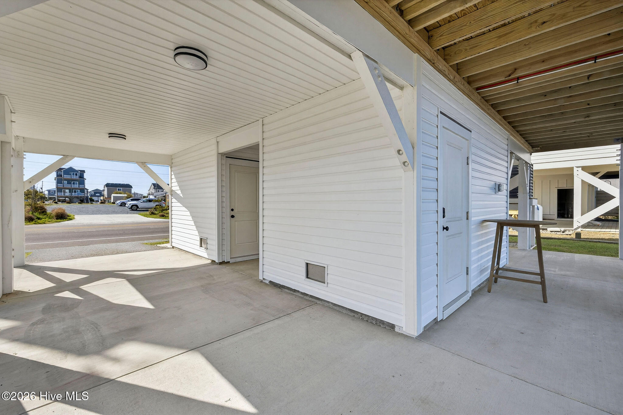 100565541 | Photo 49