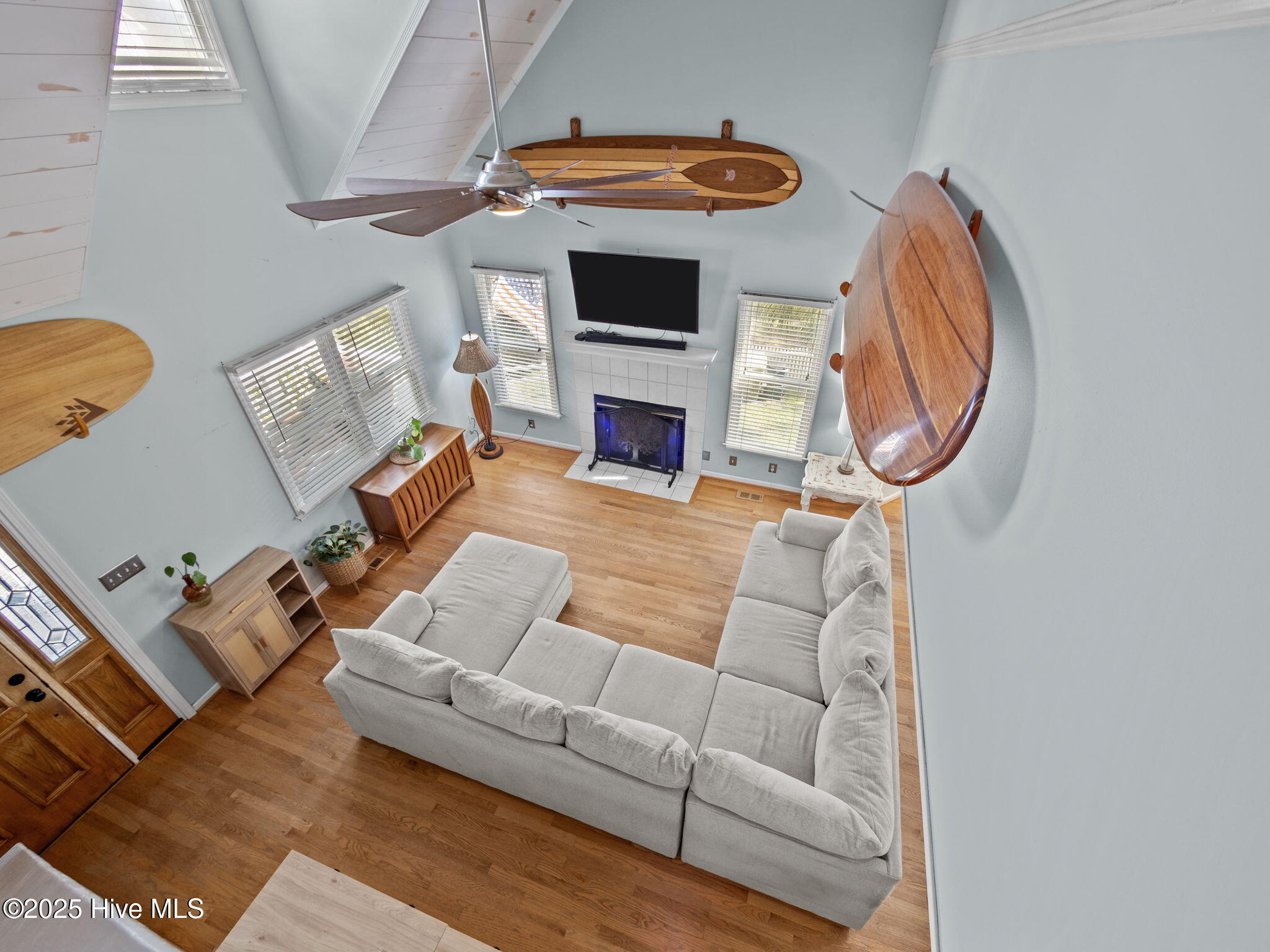 100535865 | Photo 30