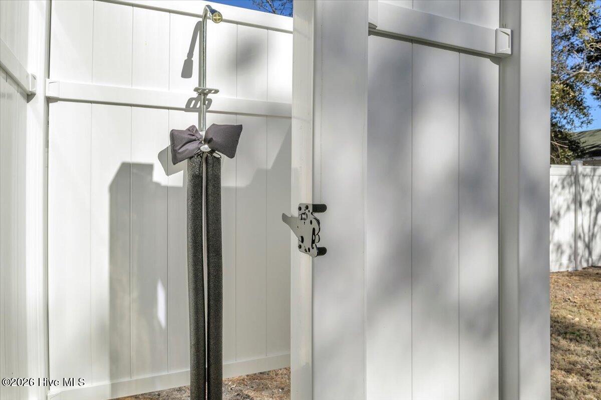 100552263 | Photo 35