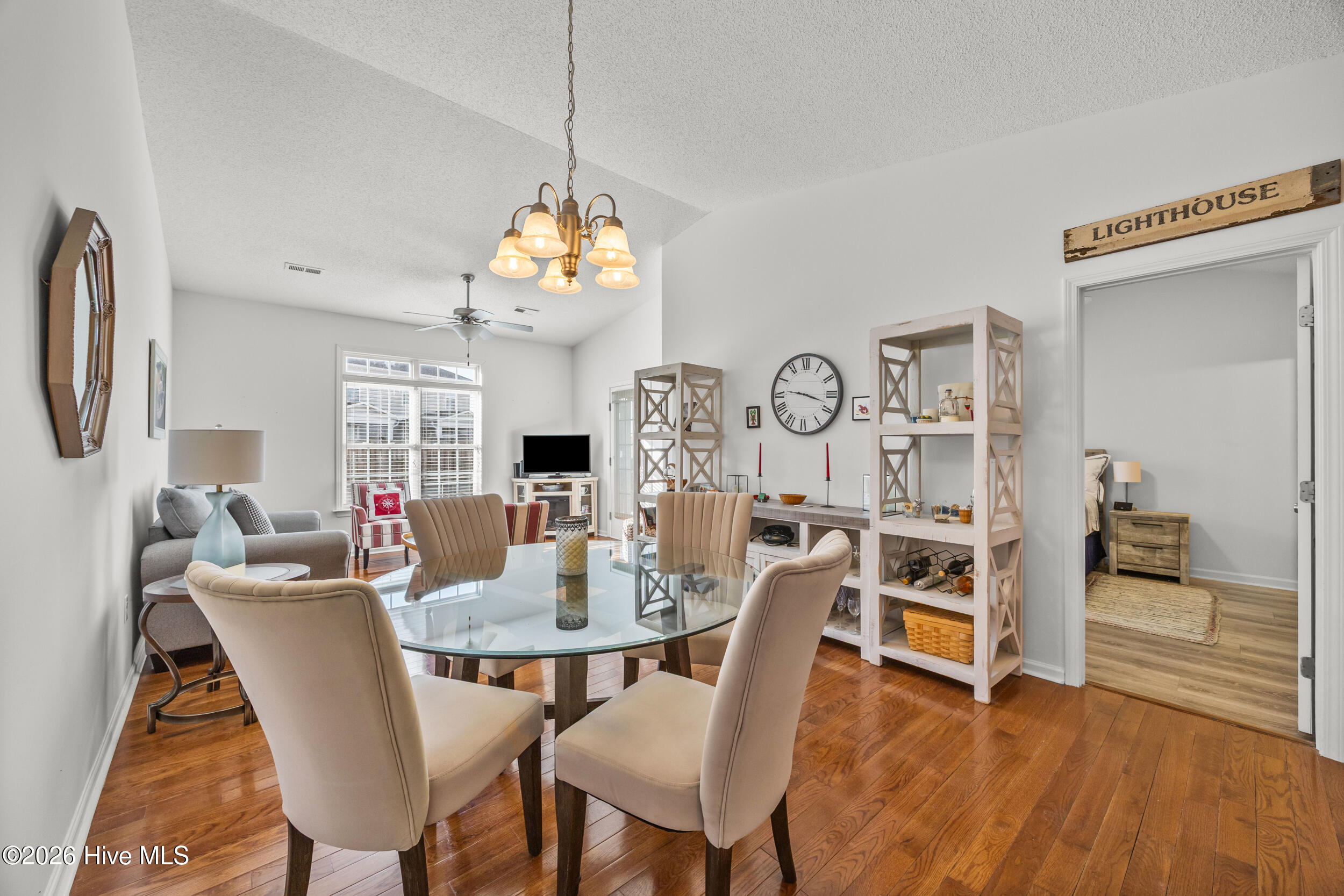 100559872 | Photo 10