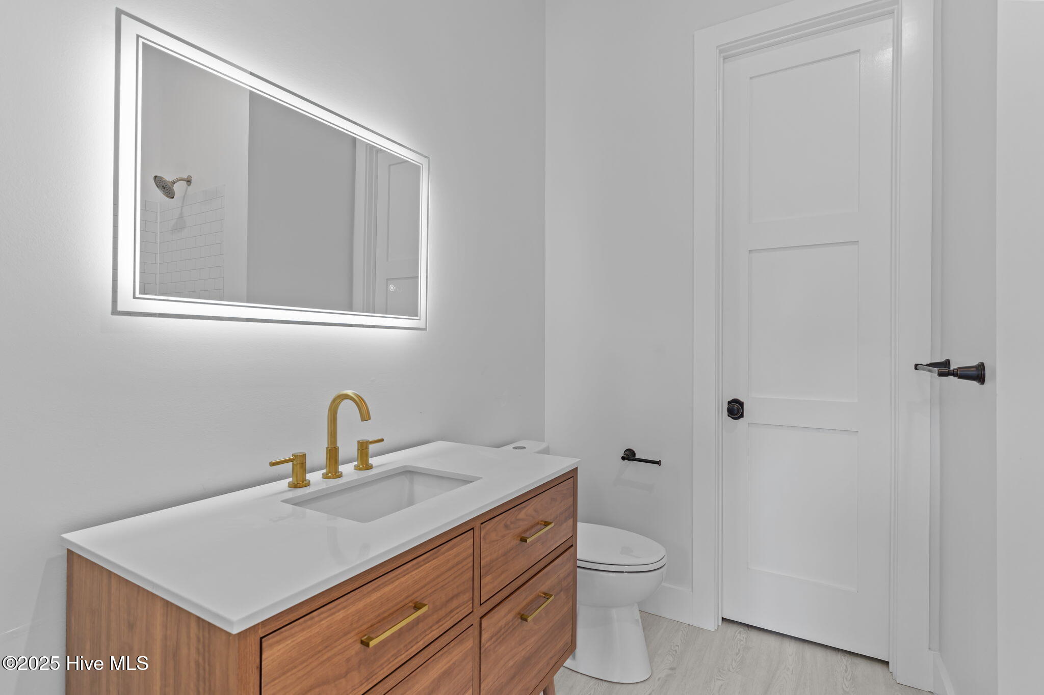 100506453 | Photo 28