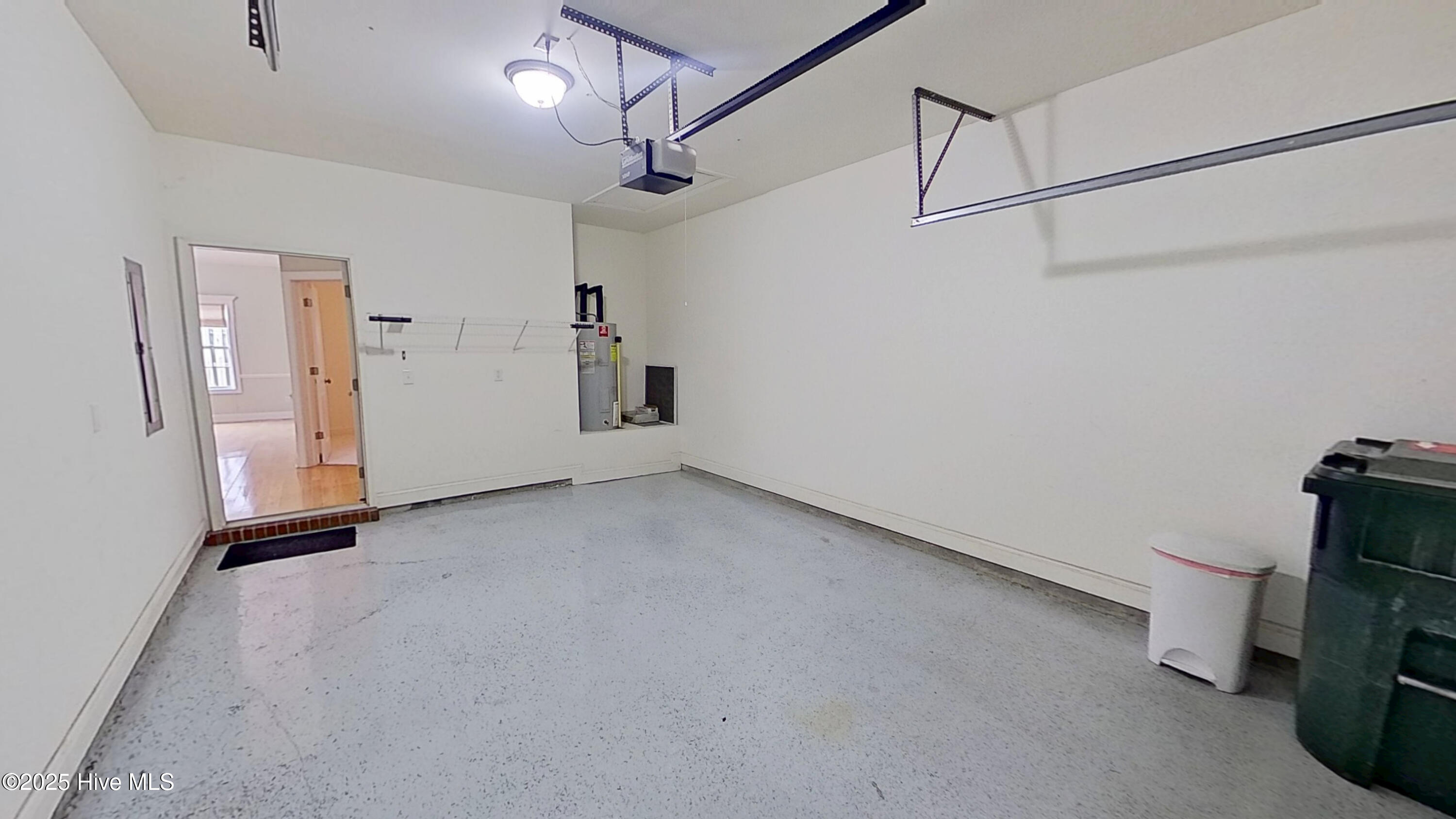 100544480 | Photo 24