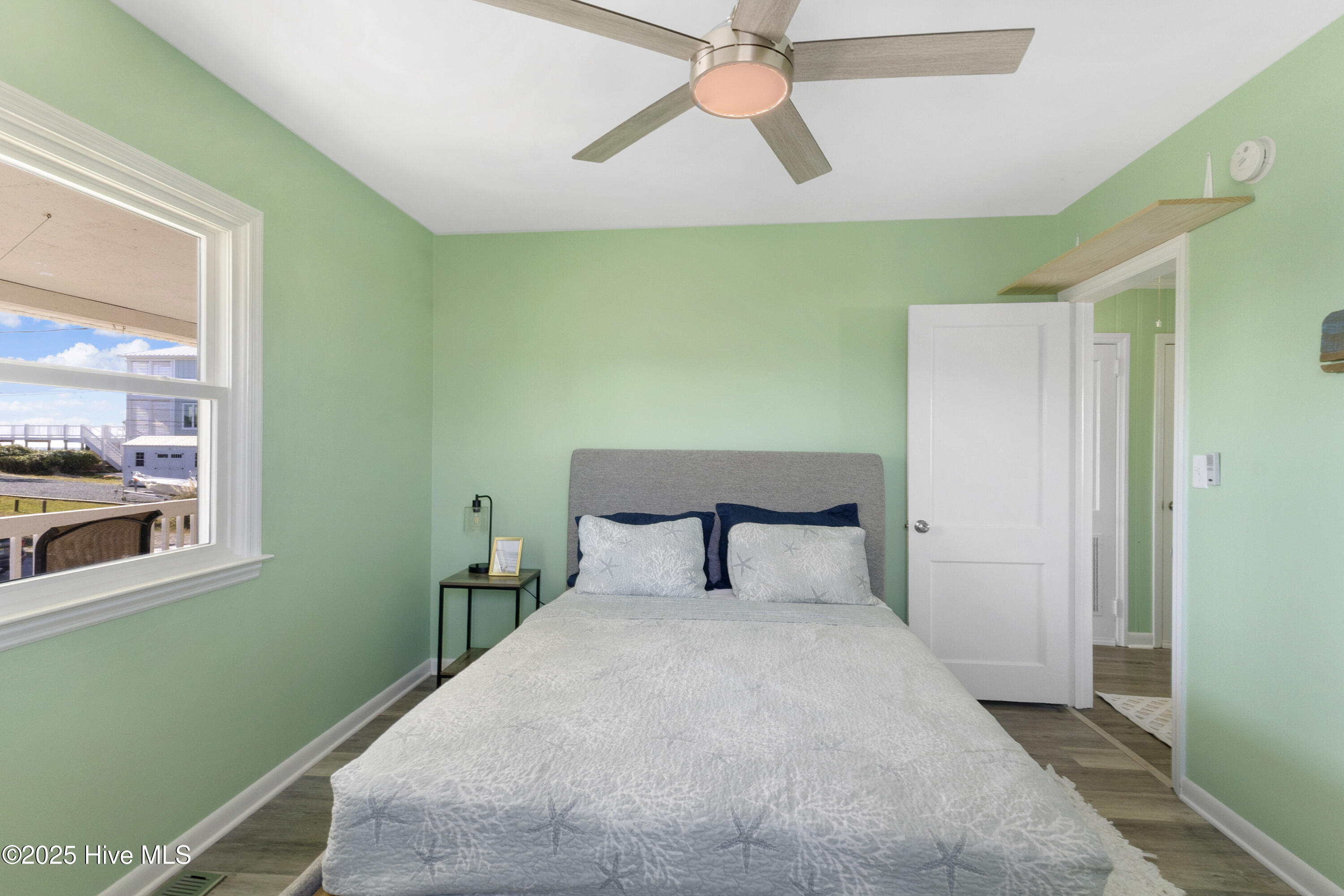 100541212 | Photo 24