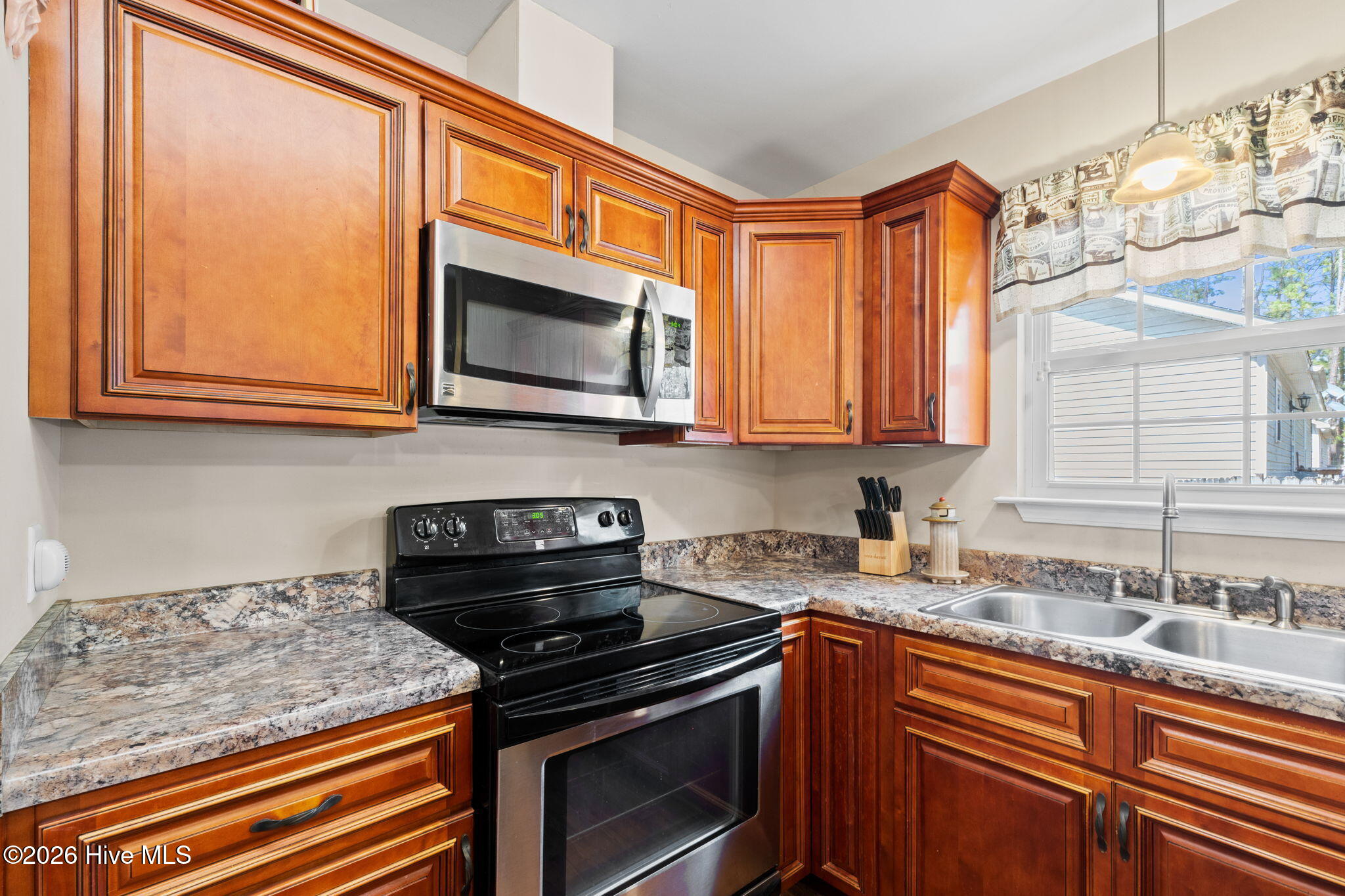 100554098 | Photo 10