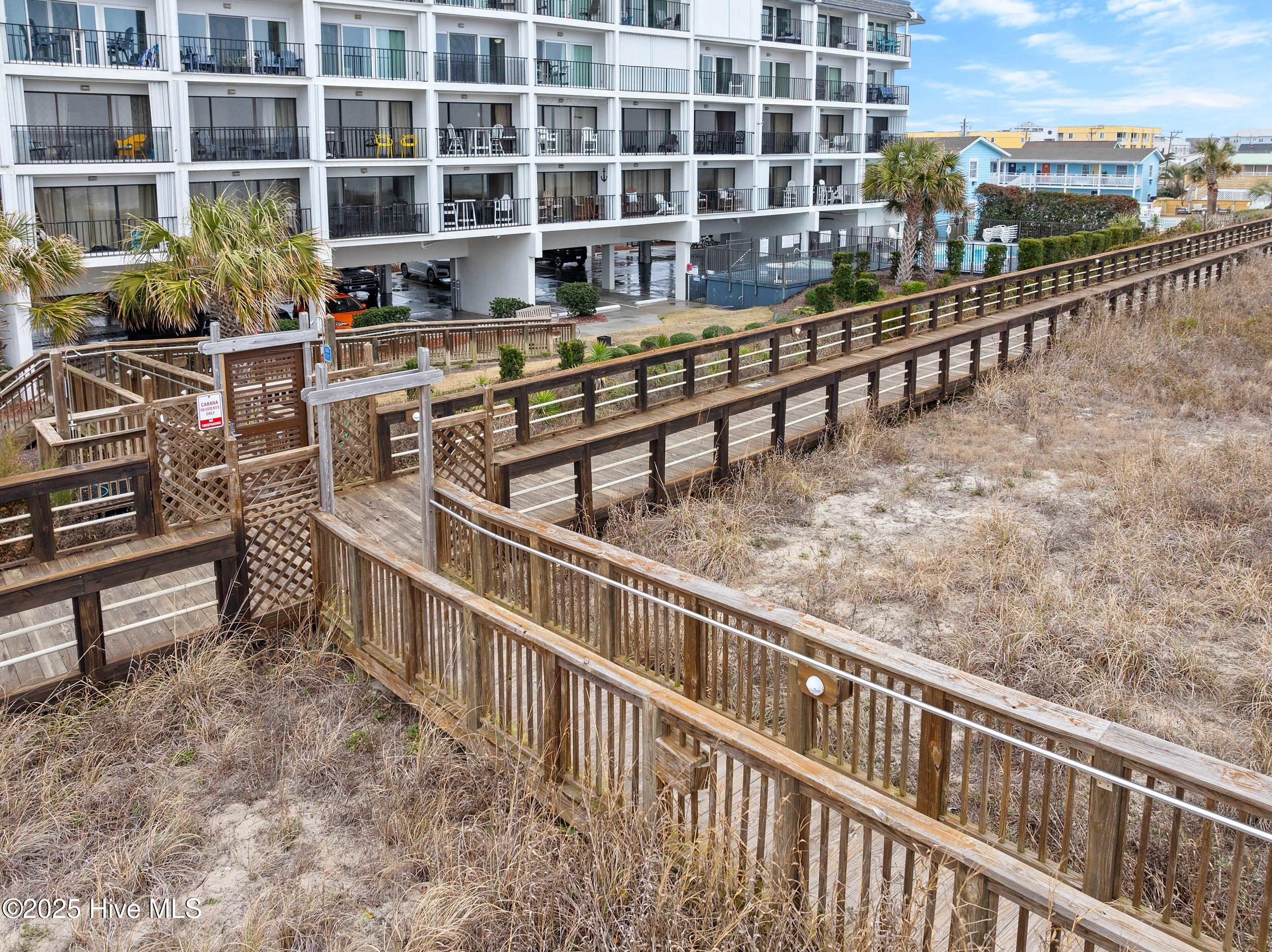 100490591 | Photo 40