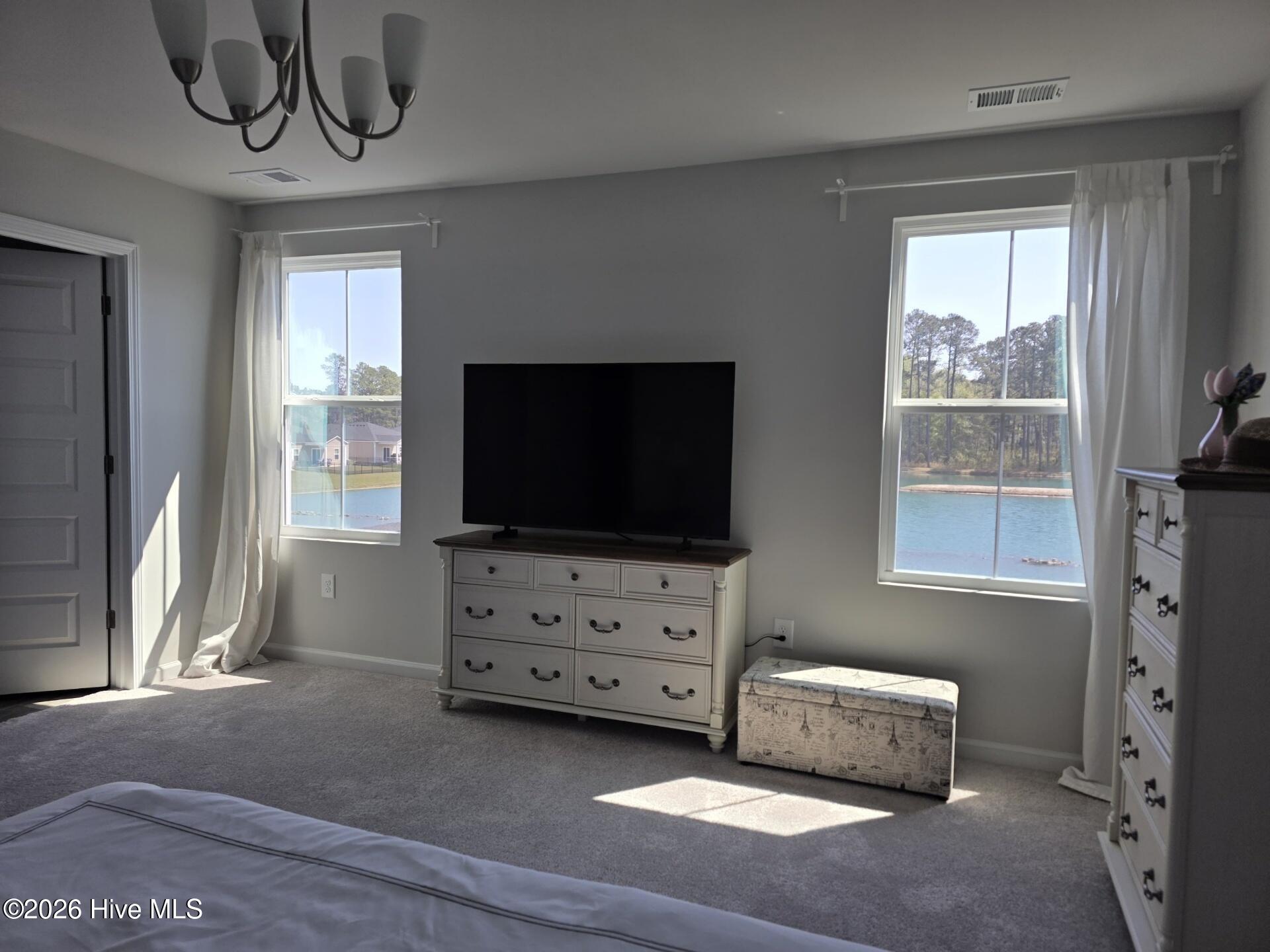 100563359 | Photo 25