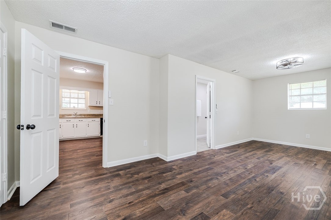 440 Pecan primary bedroom