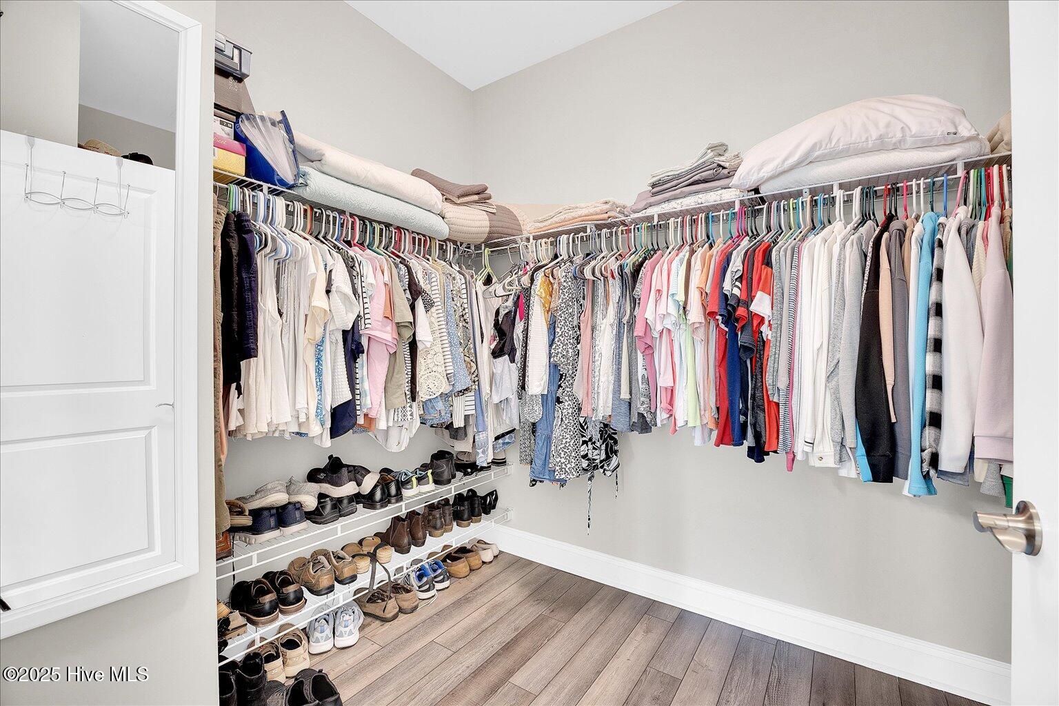 100509338 | Photo 29