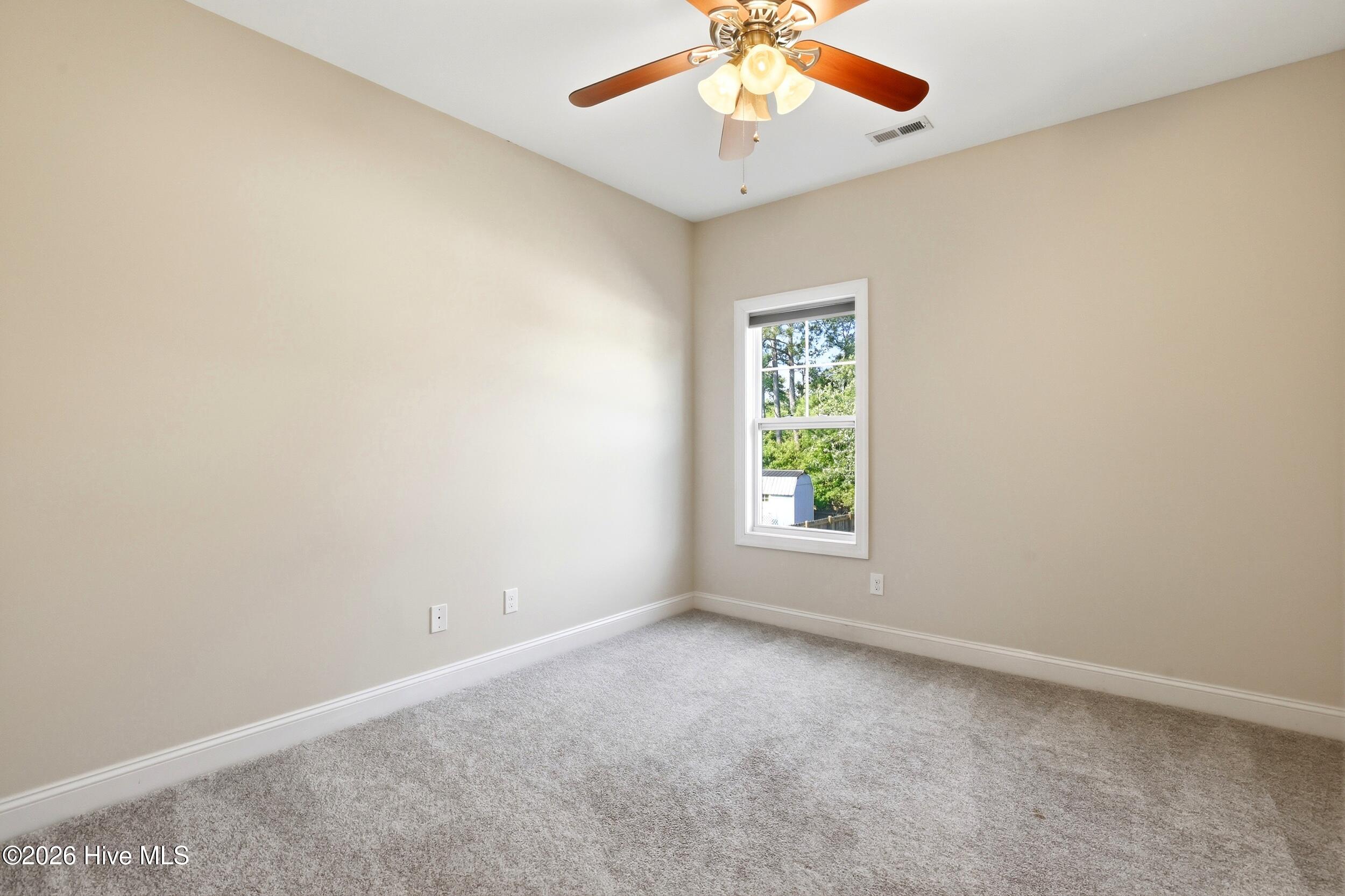 100569352 | Photo 42