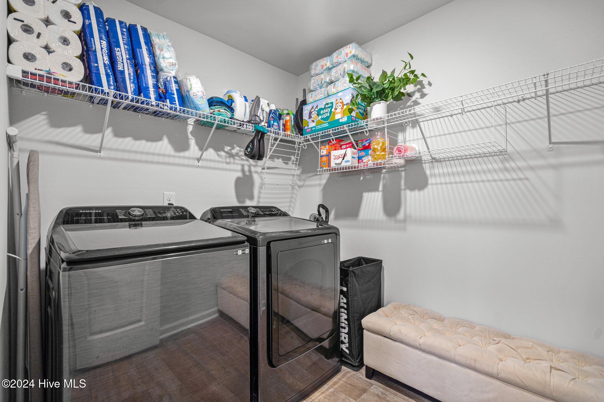 100557266 | Photo 26