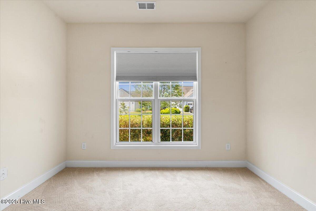 100505325 | Photo 36