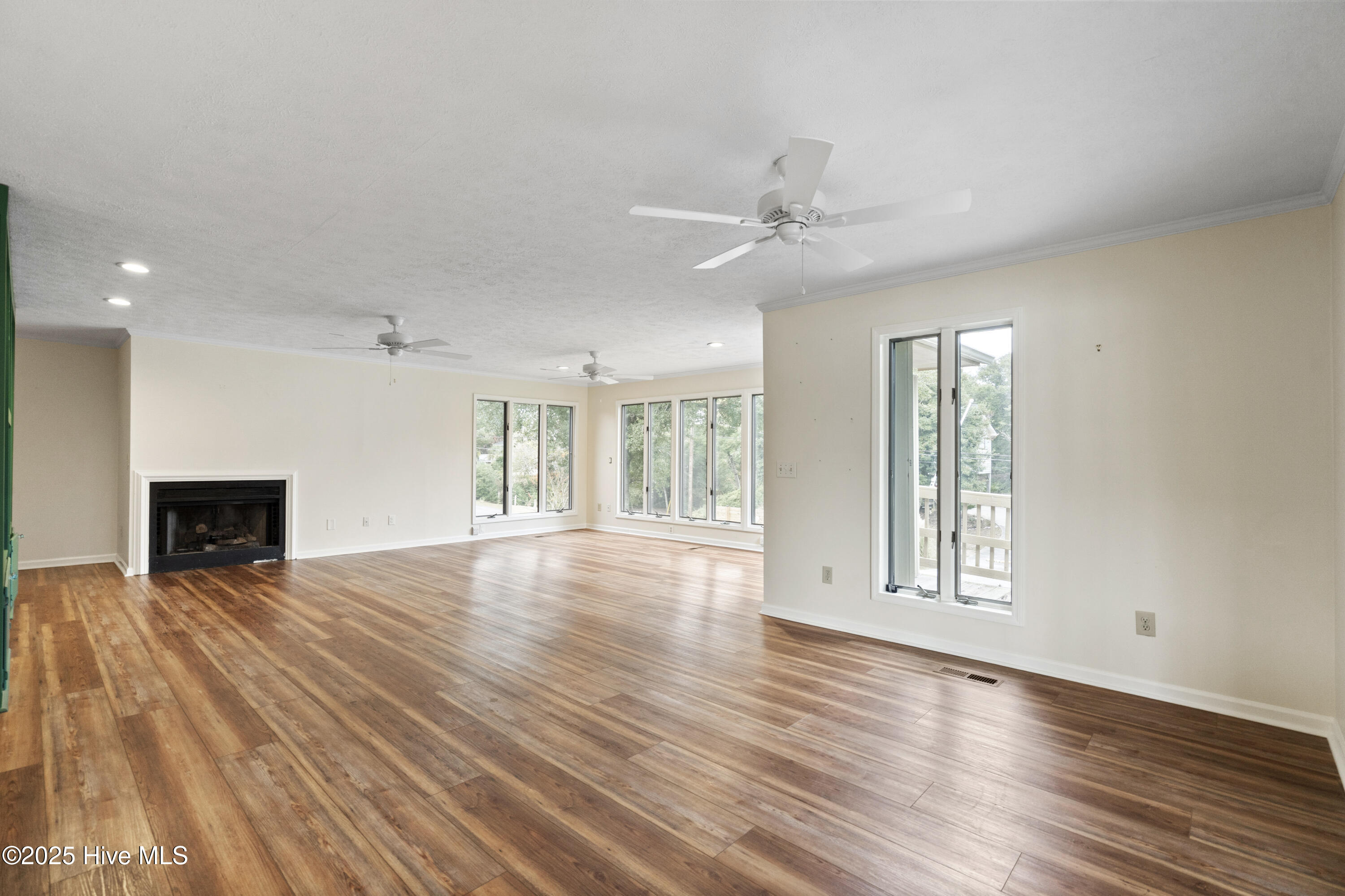 100540990 | Photo 17