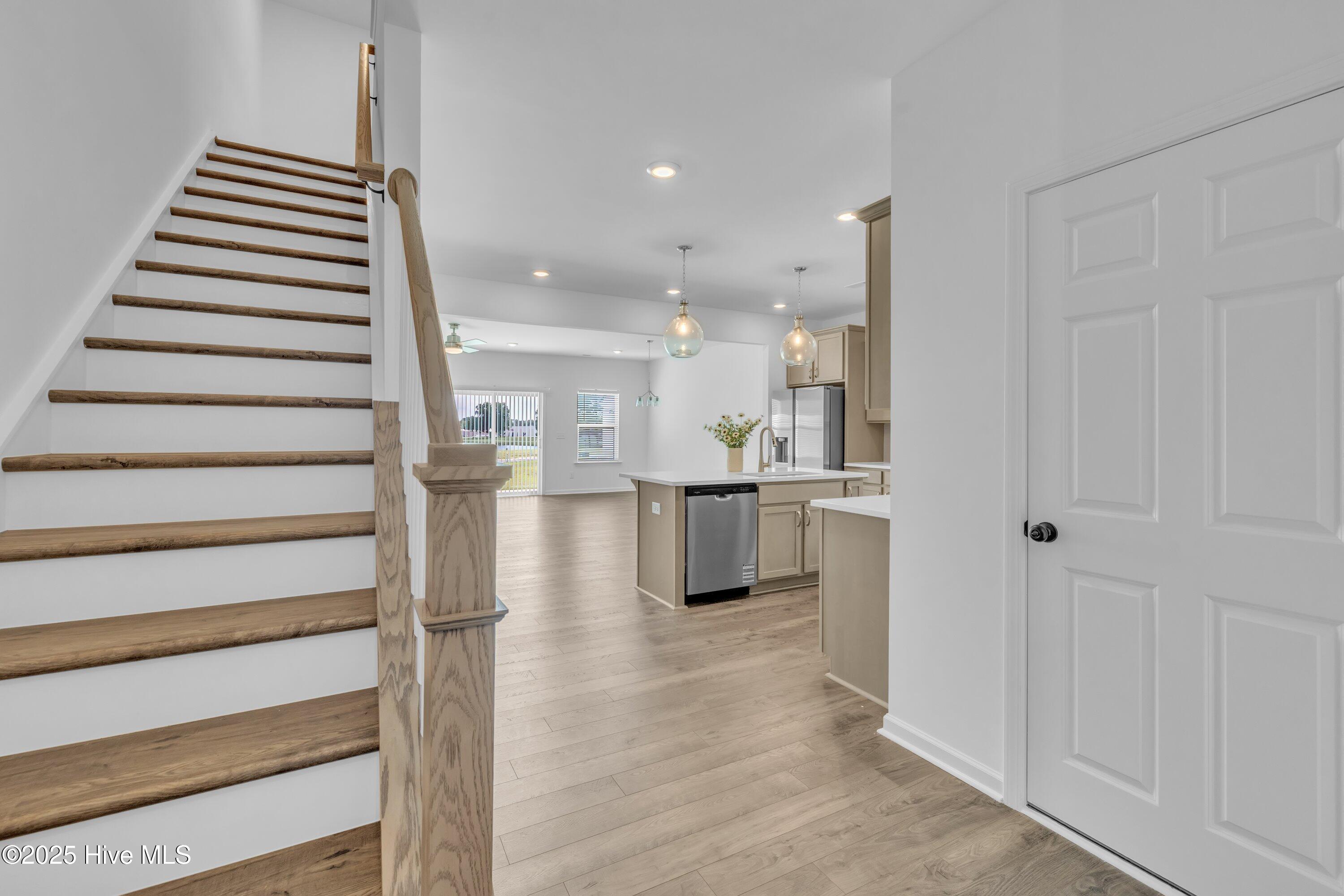 06-76 N District Ave-1