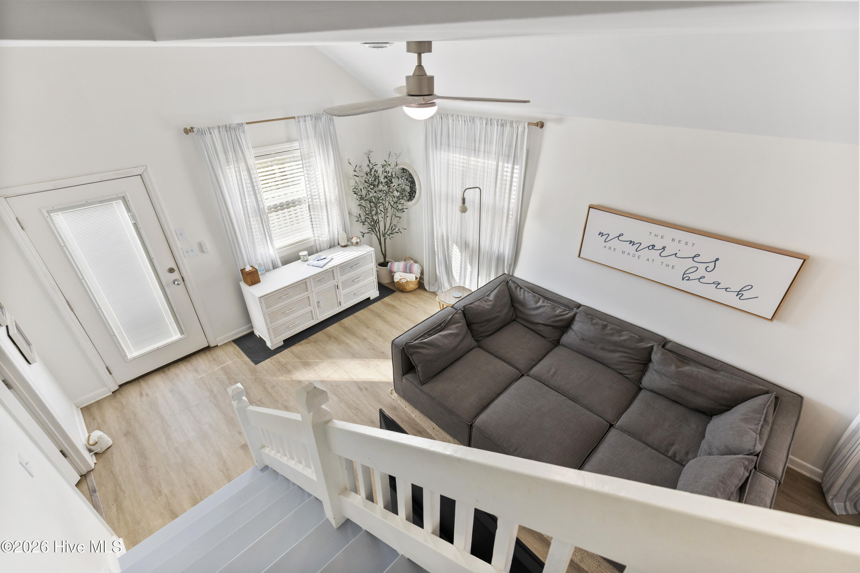 100552709 | Photo 20