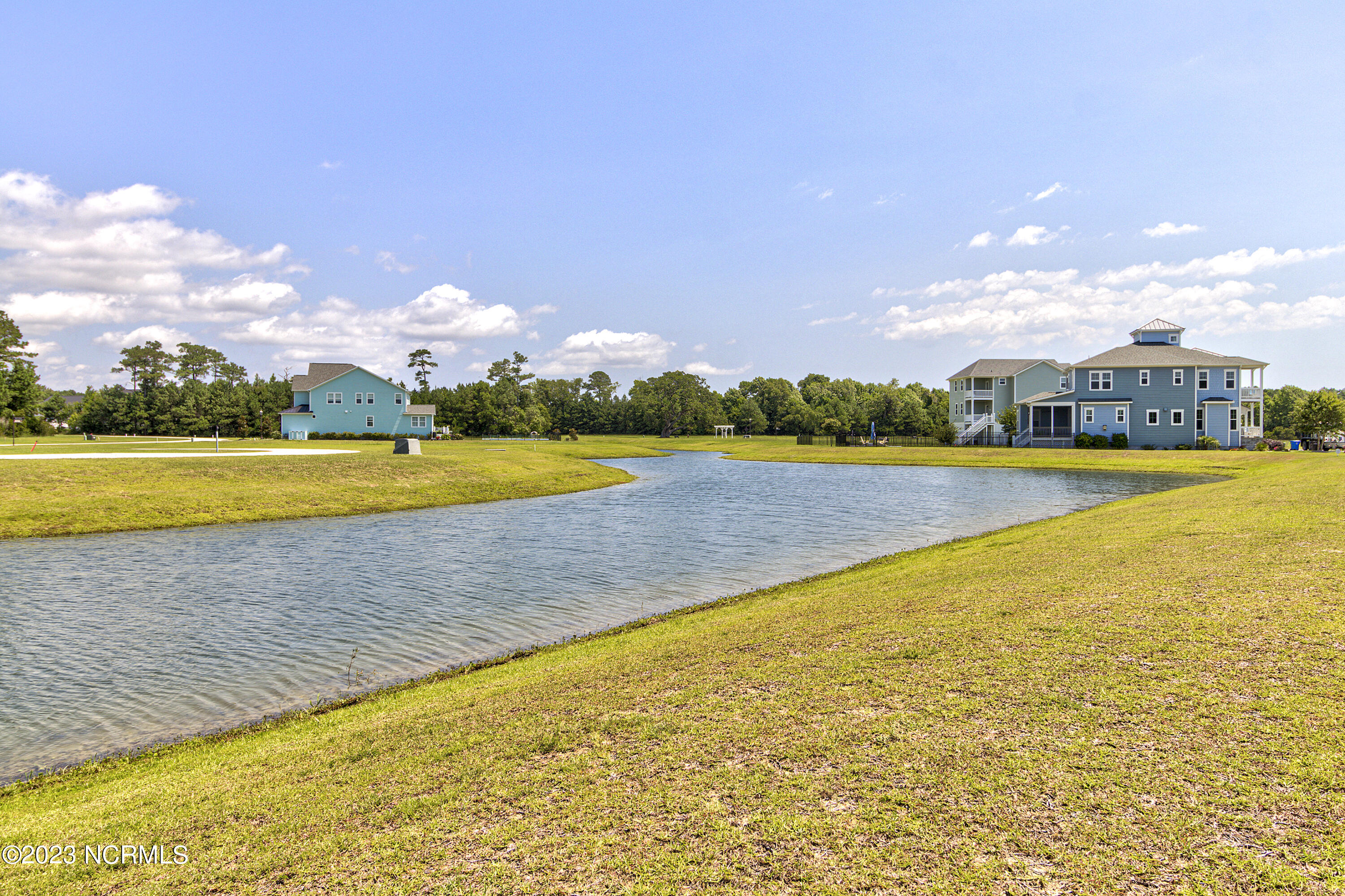 100562014 | Photo 44