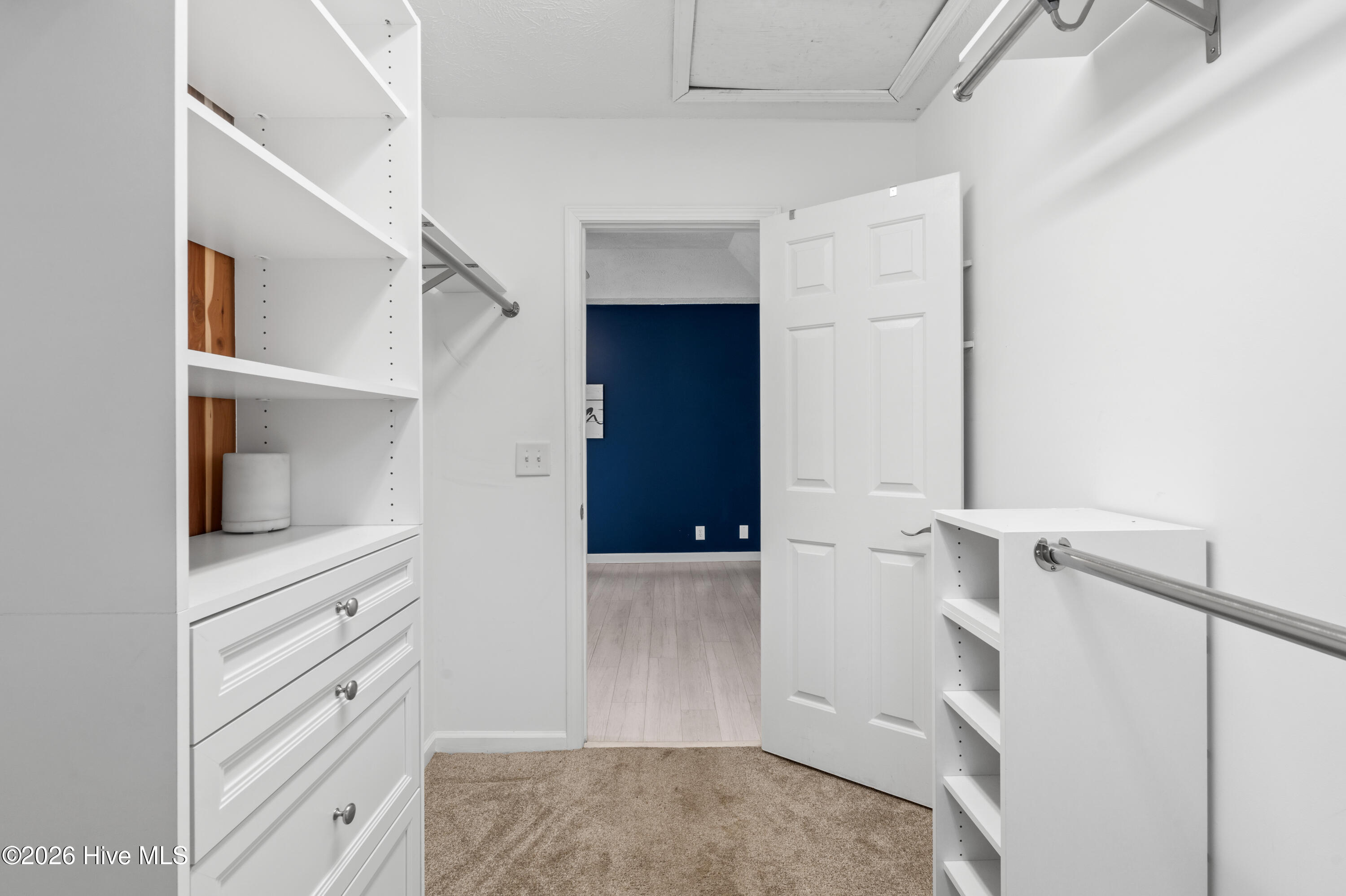 100562430 | Photo 26