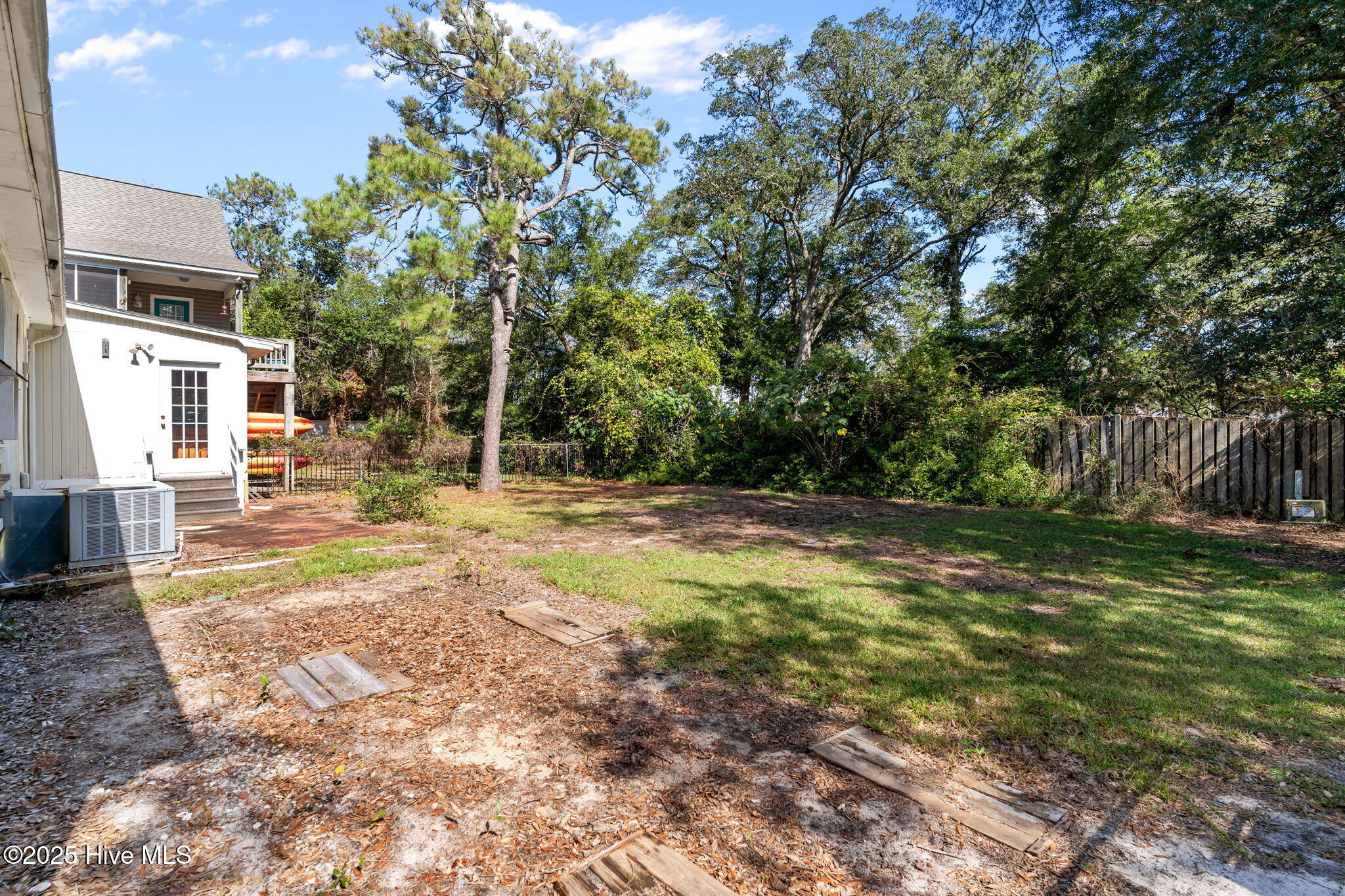 100536302 | Photo 10