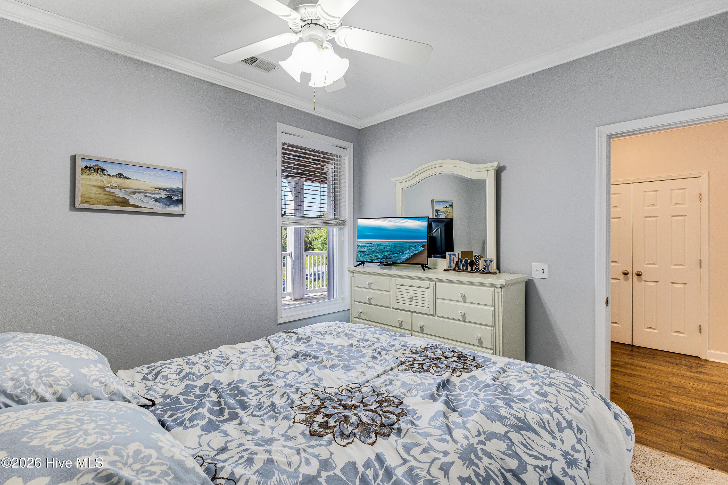 100569606 | Photo 25