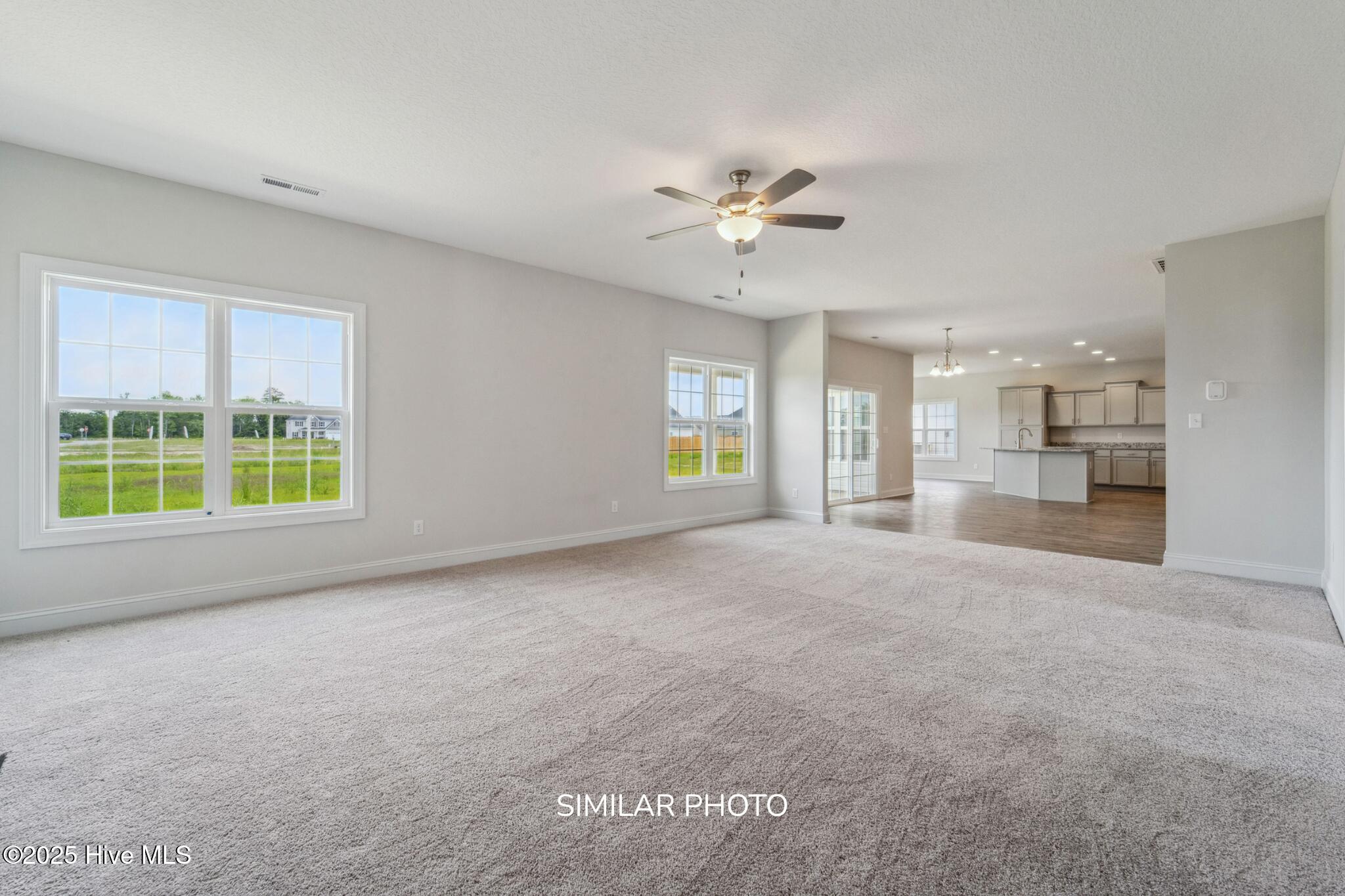 100543824 | Photo 12