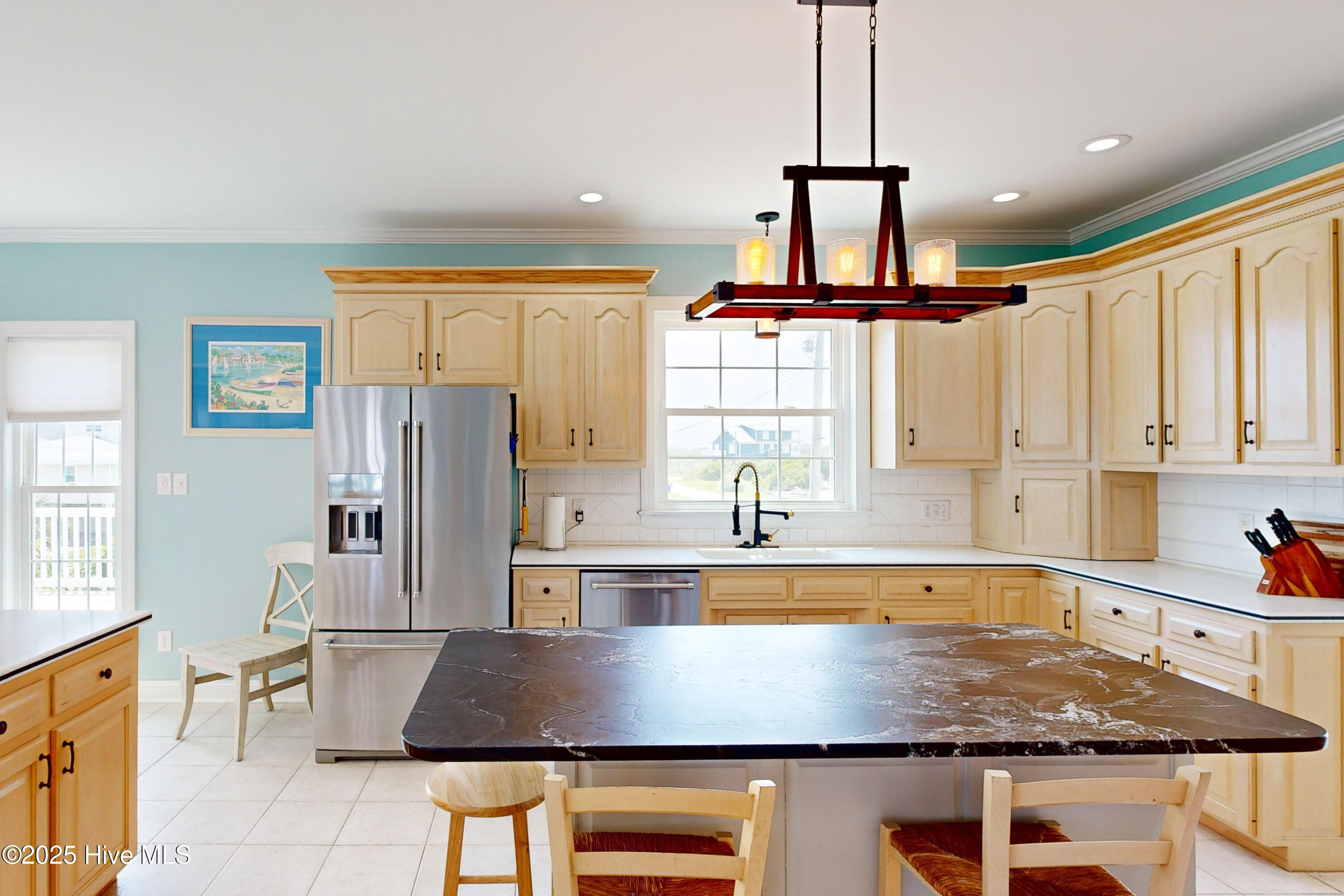 100510837 | Photo 17