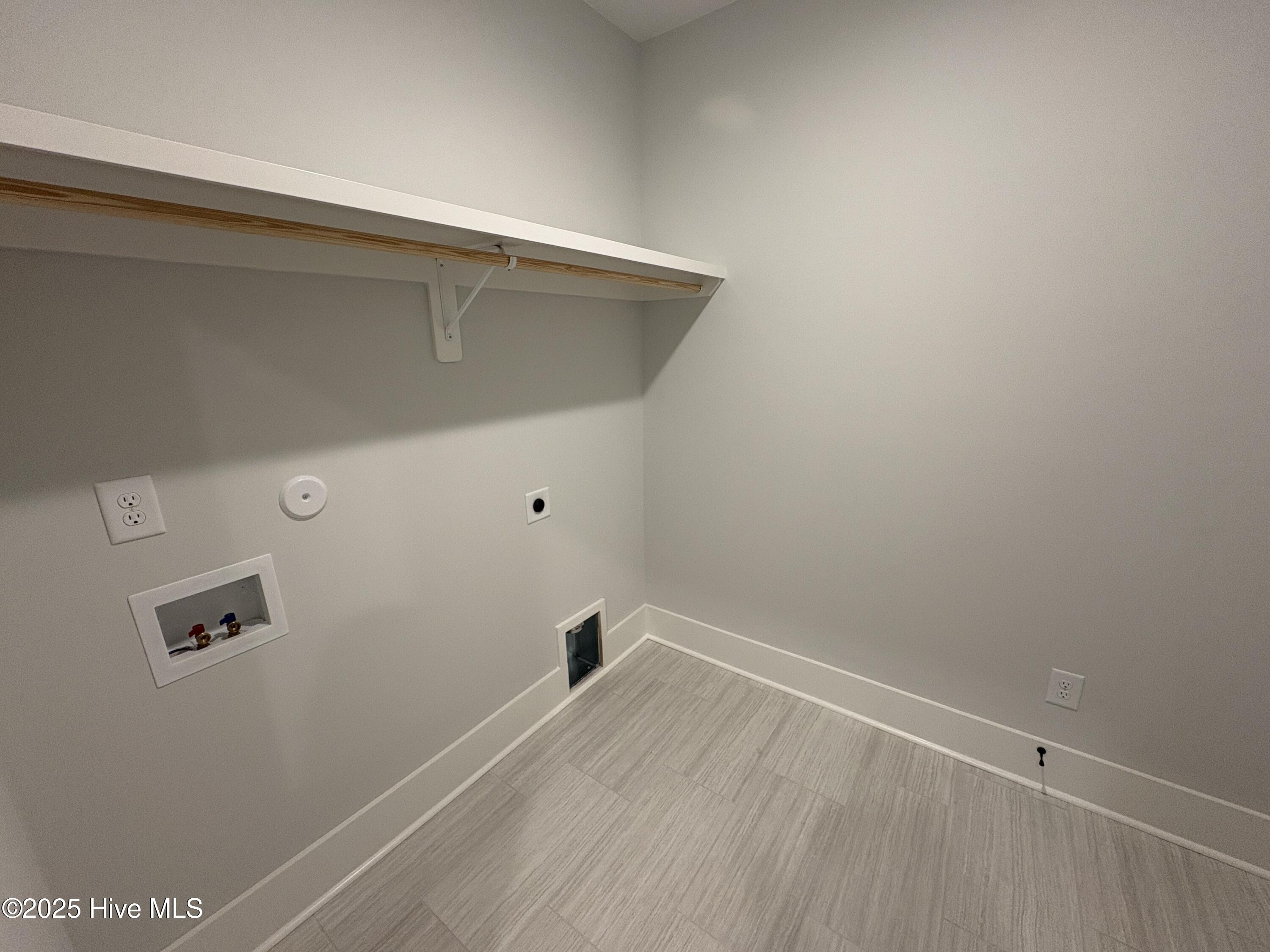 100521777 | Photo 22