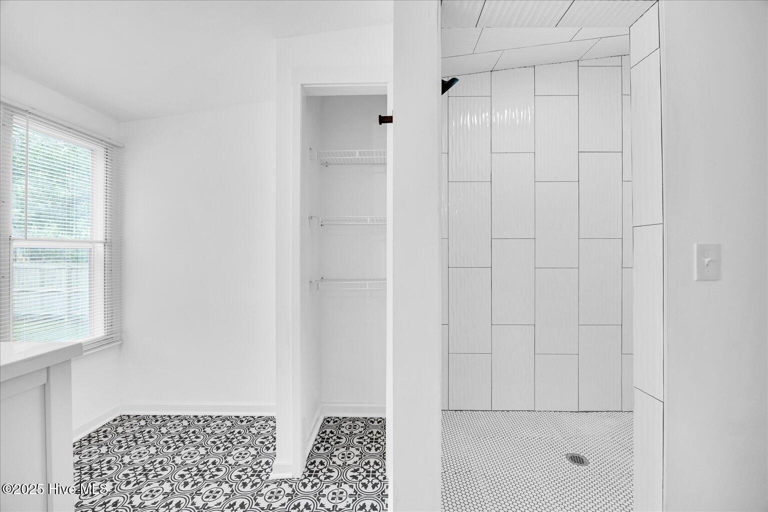 100507376 | Photo 12