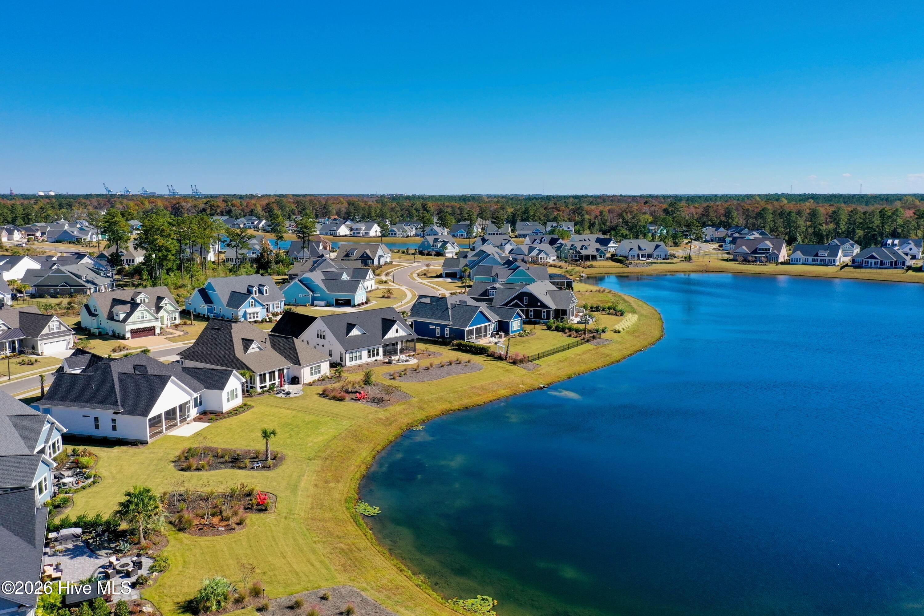 100564282 | Photo 48