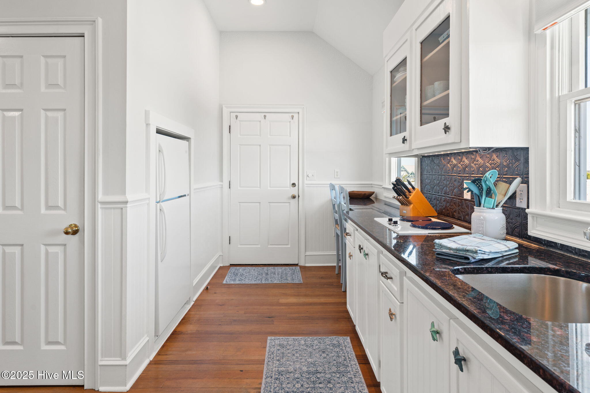 100554807 | Photo 28