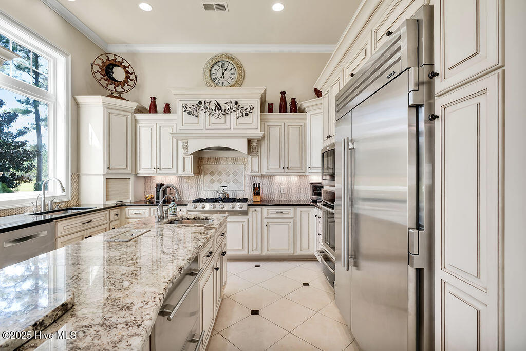 100535984 | Photo 17